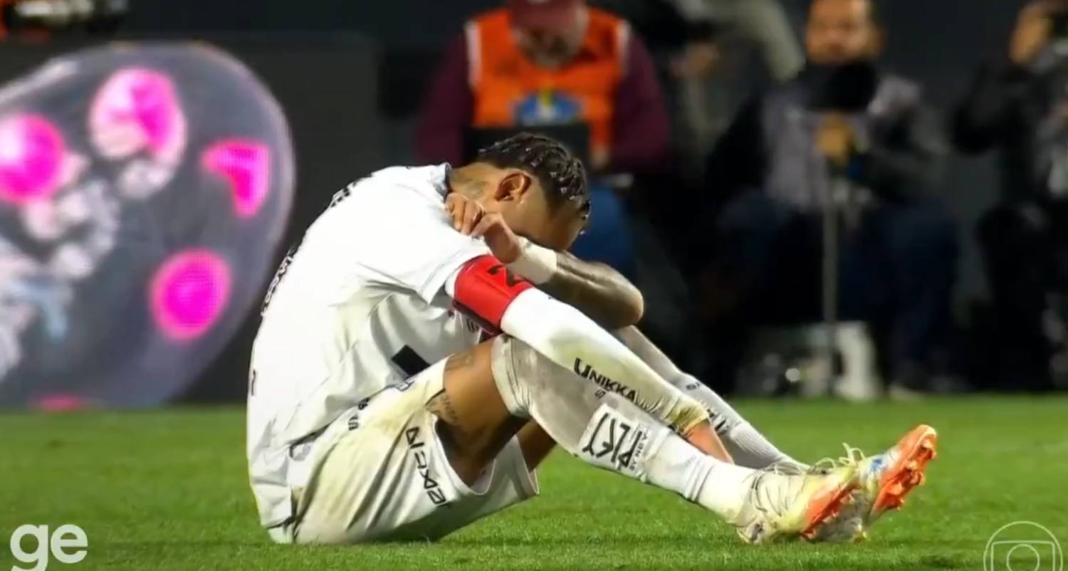 Neymar ist in der tiefen Santos-Krise untröstlich.