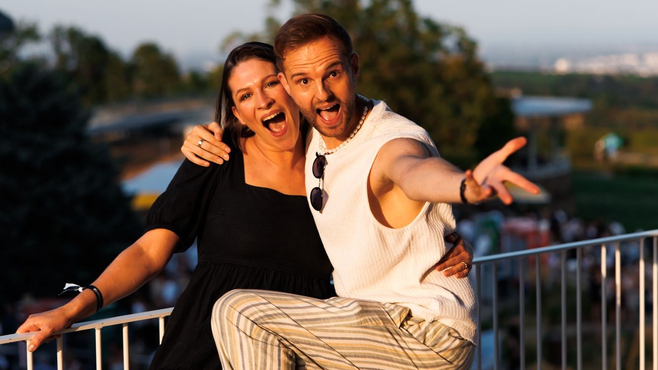 Schauspielerin Selina Graf und Profitänzer Herby Stanonik ließen den Tag bei "Büroschluss" ausklingen. 