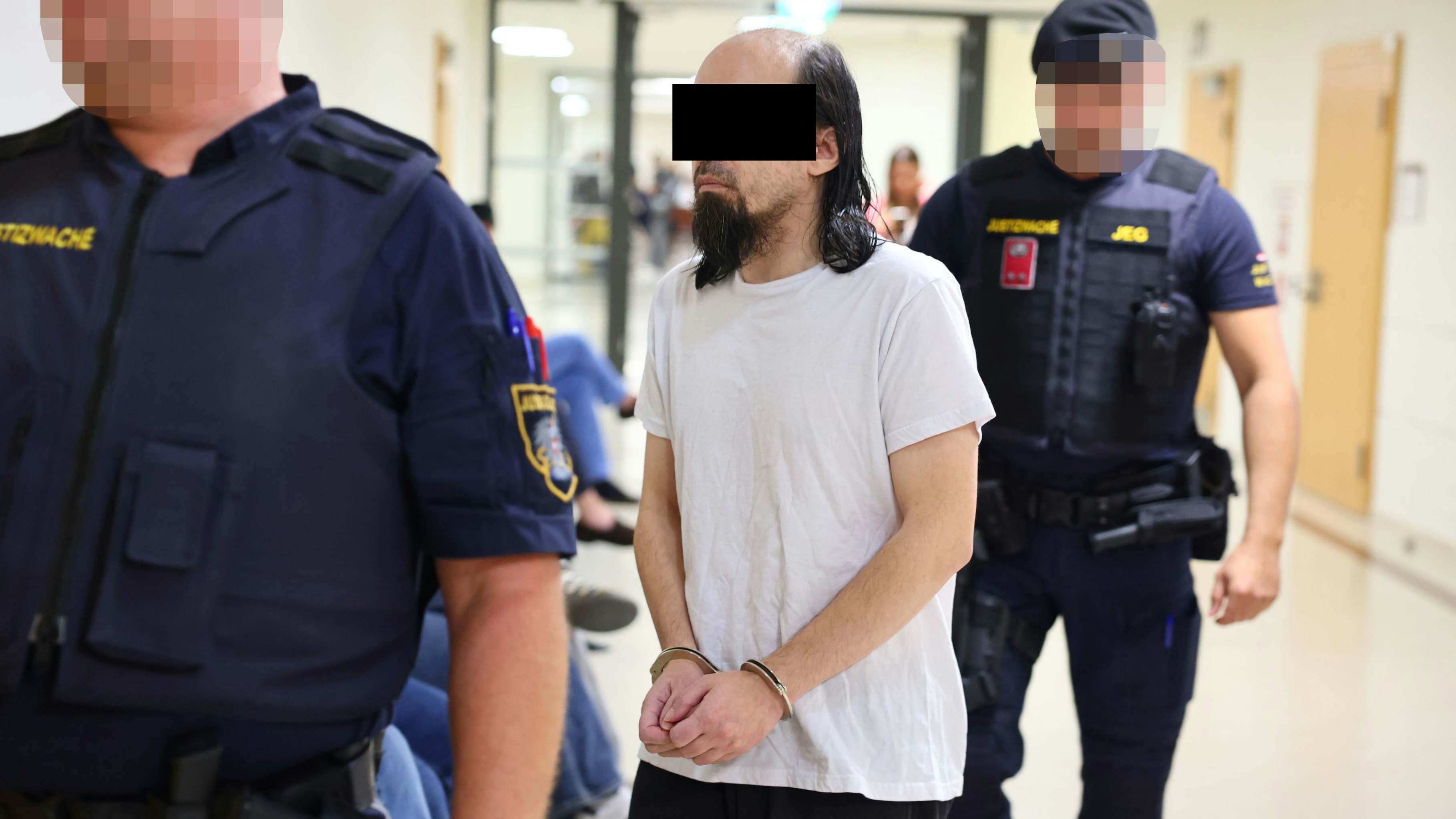 Der Verdächtige (45) vor Gericht in Wien.