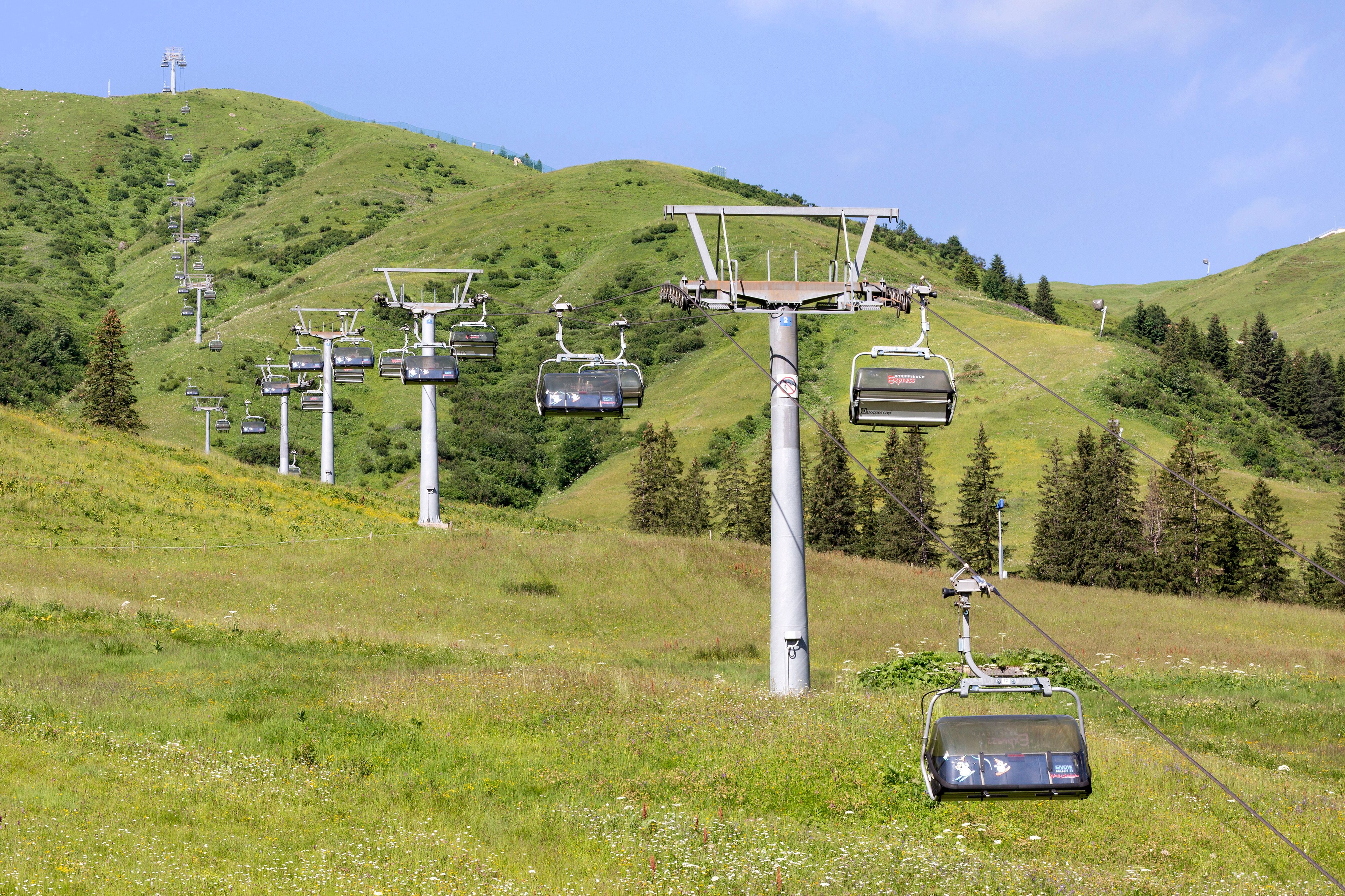 Die Doppelmayr-Gruppe baut erstmals Seilbahnen in Kirgisistan.