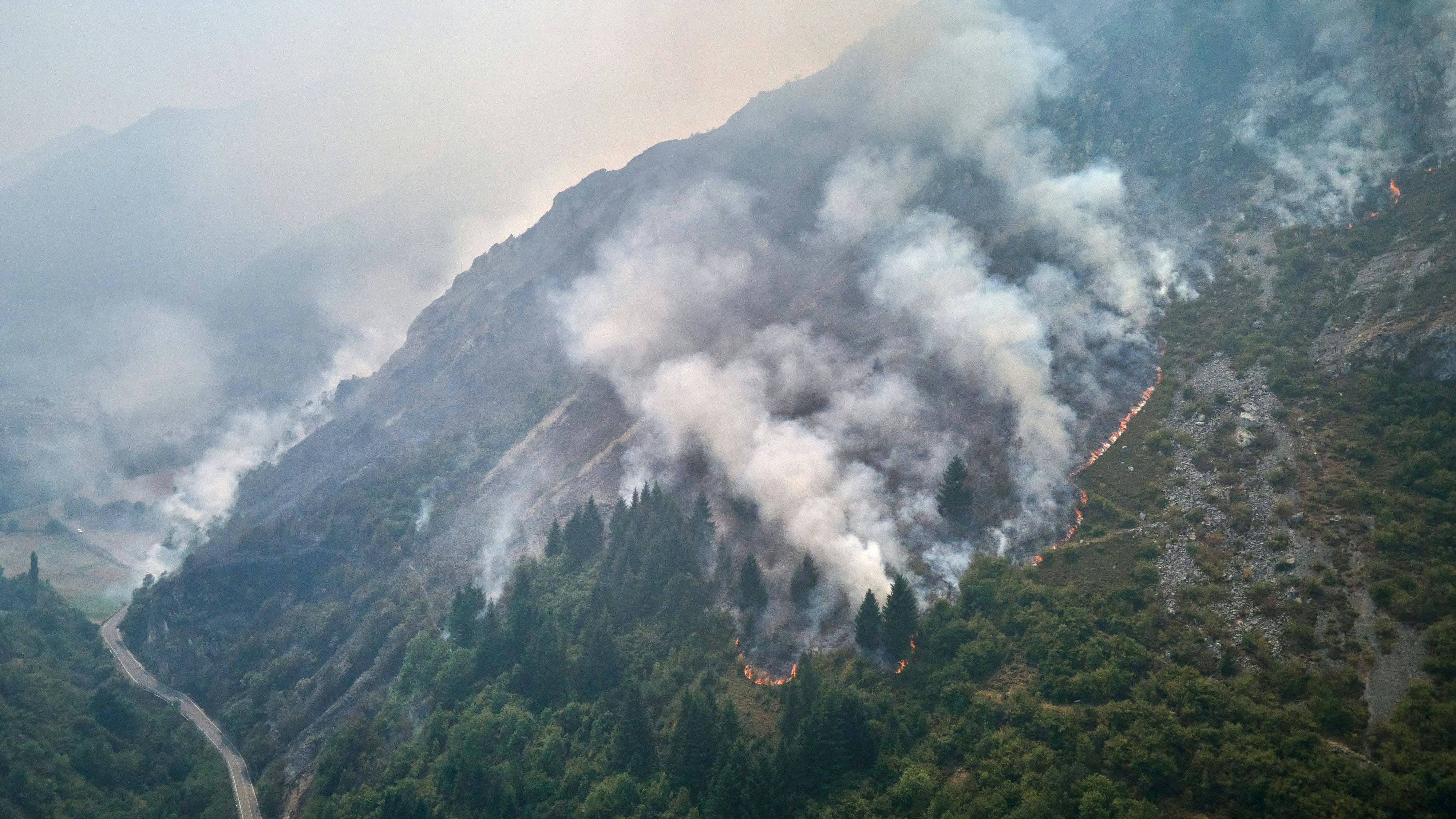 Heute.at - Extreme Trockenheit – Feuer-Tsunami in Spanien