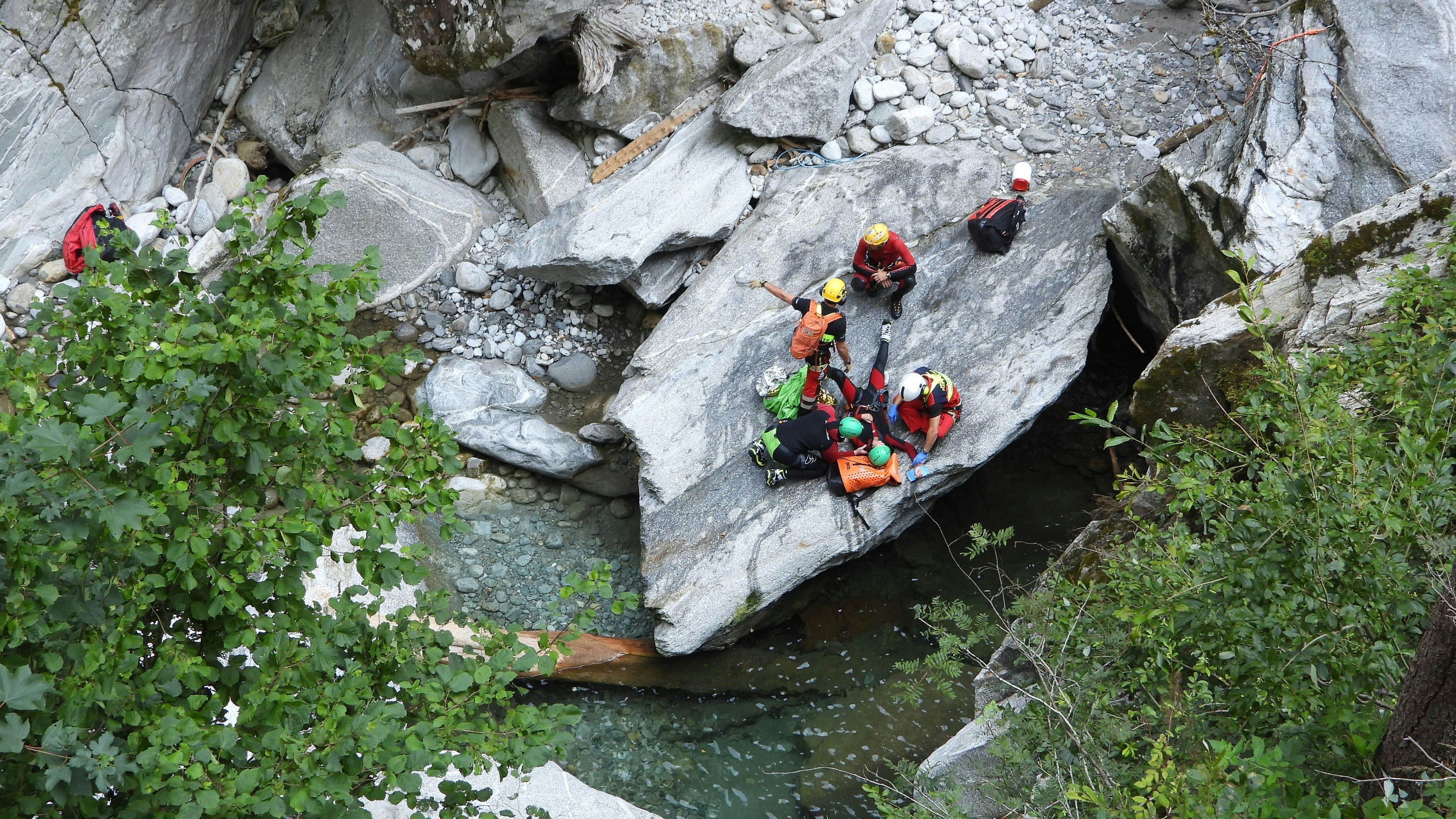 Heute.at - Mädchen (12) bei Canyoningunfall in Finkenberg verletzt