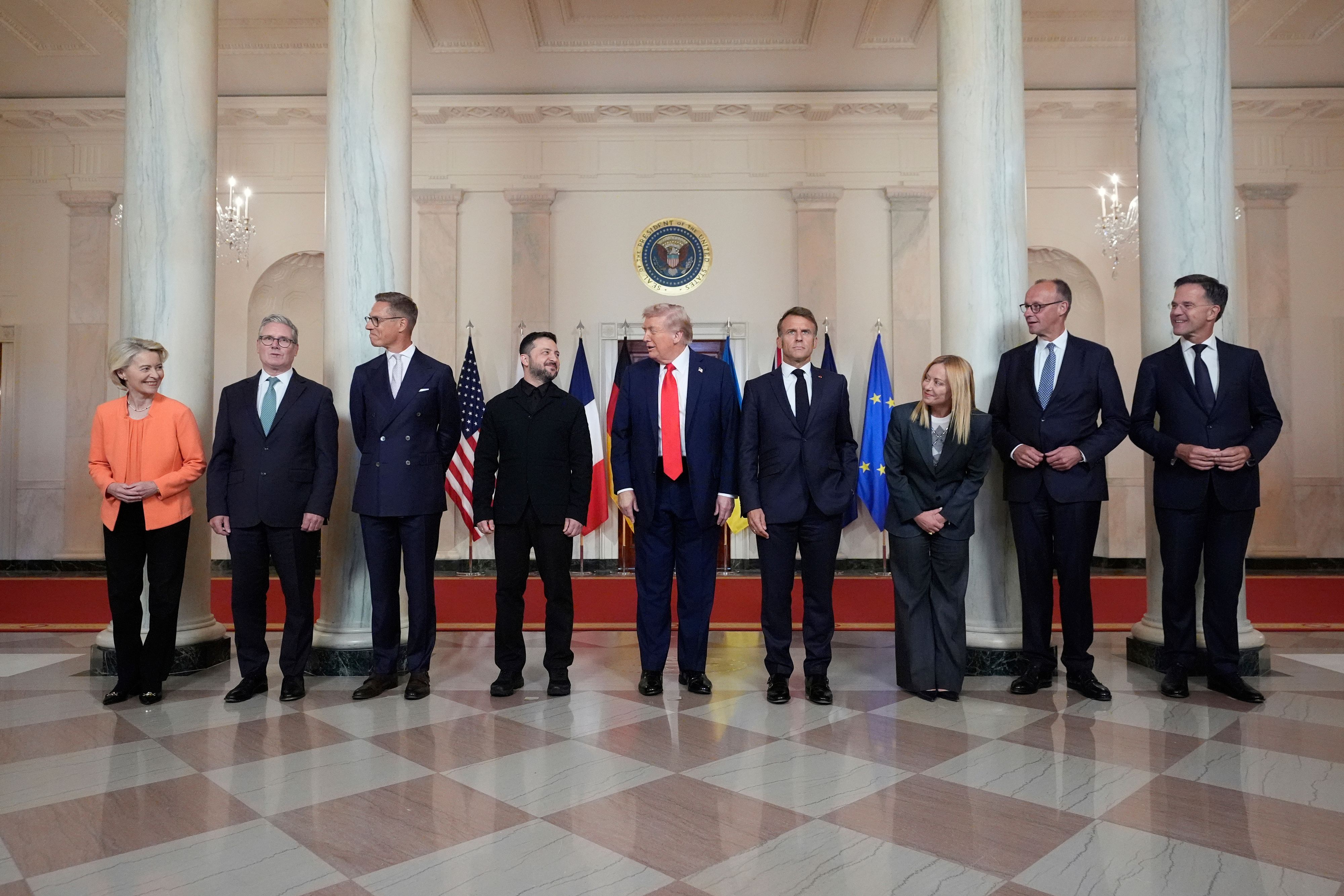Hallo Giorgia! – Hallo Ursula! Auch die sieben europäischen Staats- und Regierungschefs machten gute Mine zur viereinhalbstündigen Trump-Show