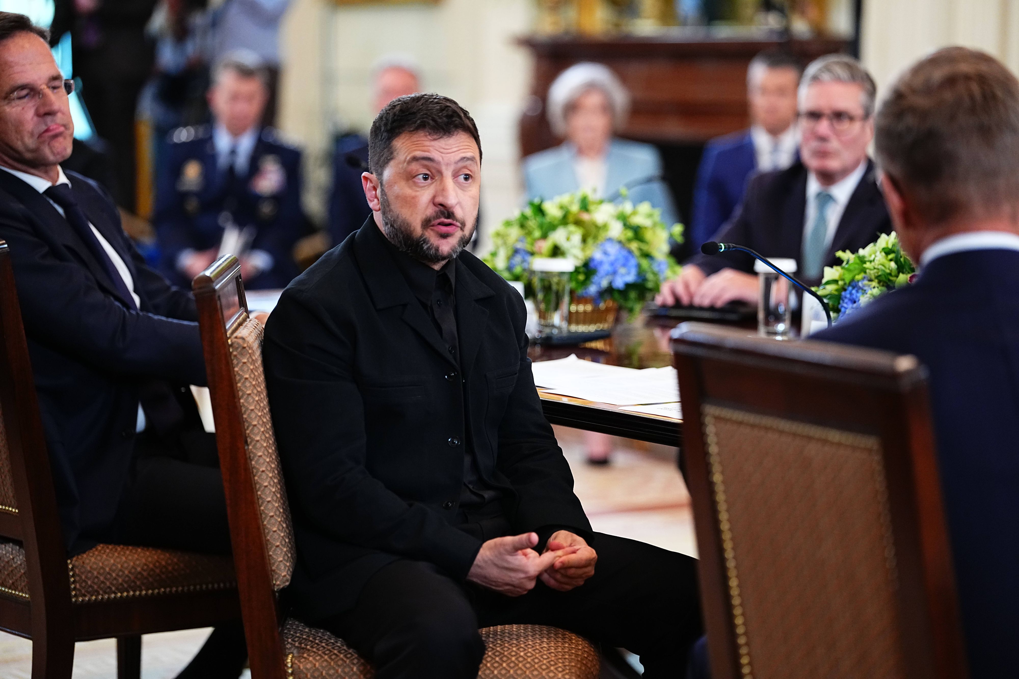 Präsident Wolodymyr Selenskyj und EU-Chefs während des Gipfeltreffens mit Trump am 18. August 2025.