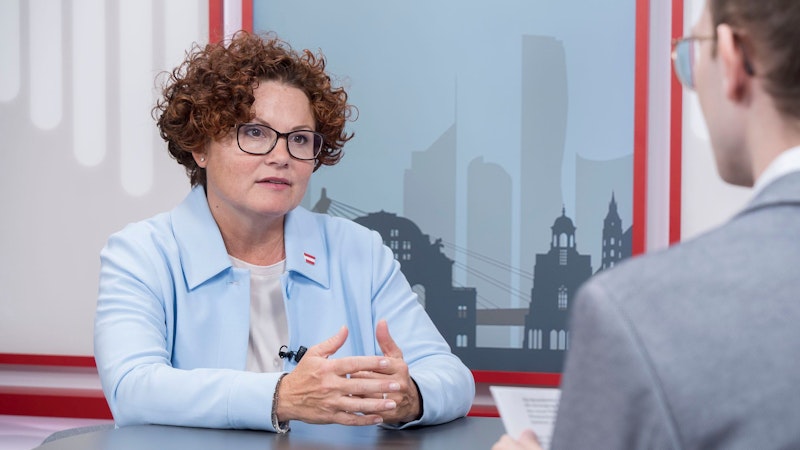 <strong>20.08.2025: "Fairness-Beitrag": Alle sollen für Stromleitung zahlen.</strong> Im großen "Heute"-Interview erklärt Staatssekretärin Elisabeth Zehetner (ÖVP), was das neue Stromgesetz bringt und warum neue Abgaben wichtig sind. <a data-li-document-ref="120125411" href="https://www.heute.at/s/fairness-beitrag-alle-sollen-fuer-stromleitung-zahlen-120125411"><strong>Weiterlesen &gt;&gt;</strong></a>