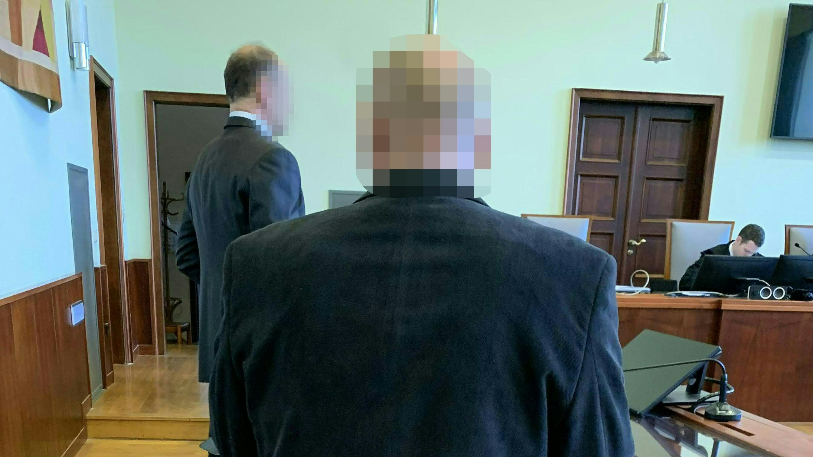 Heute.at - Fleißigster Polizist zweigte Strafen ab – Haftstrafe!