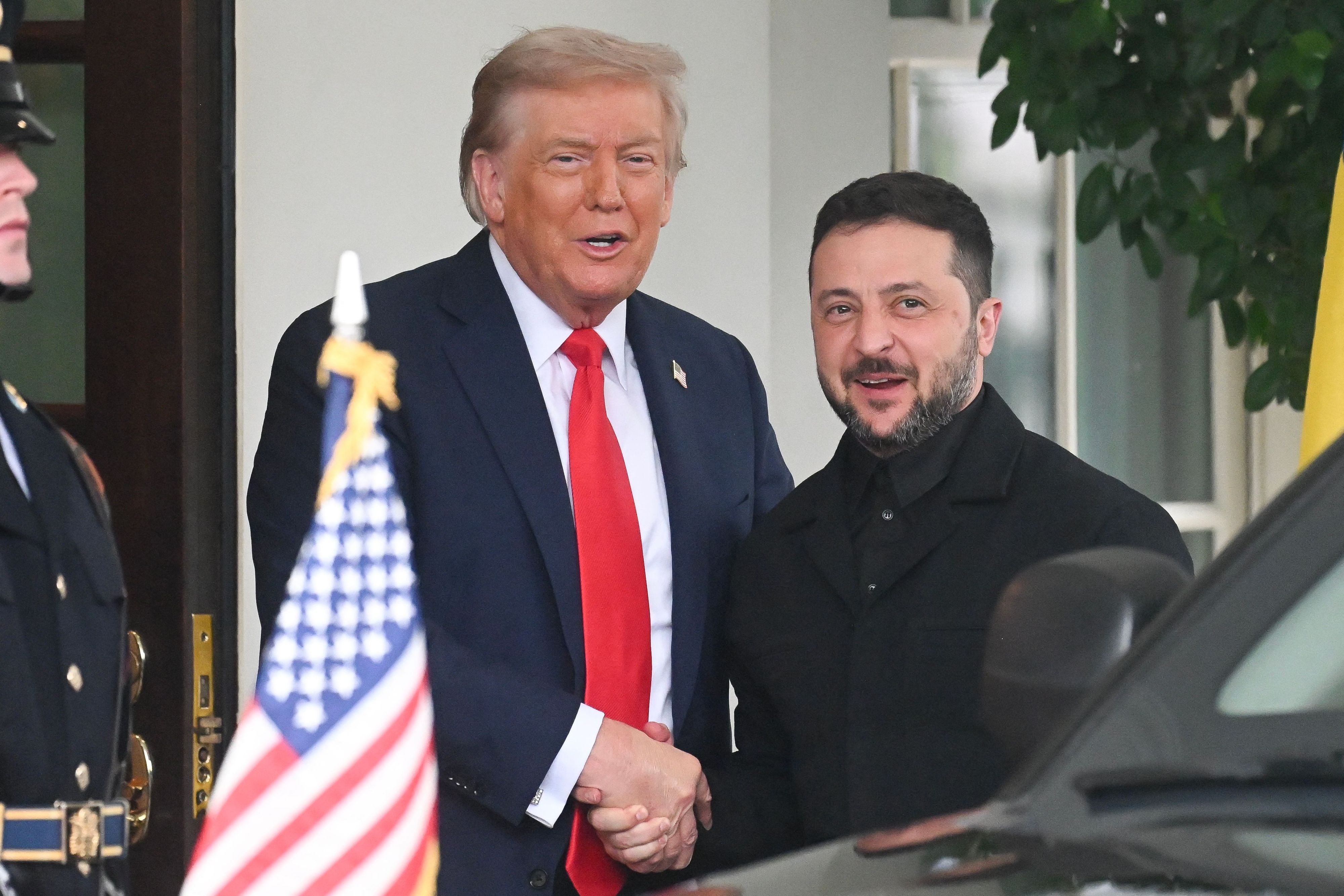 US-Präsident Trump empfing am 18. August 2025 Wolodymyr Selenskyj und wichtige EU-Vertreter im Weißen Haus.