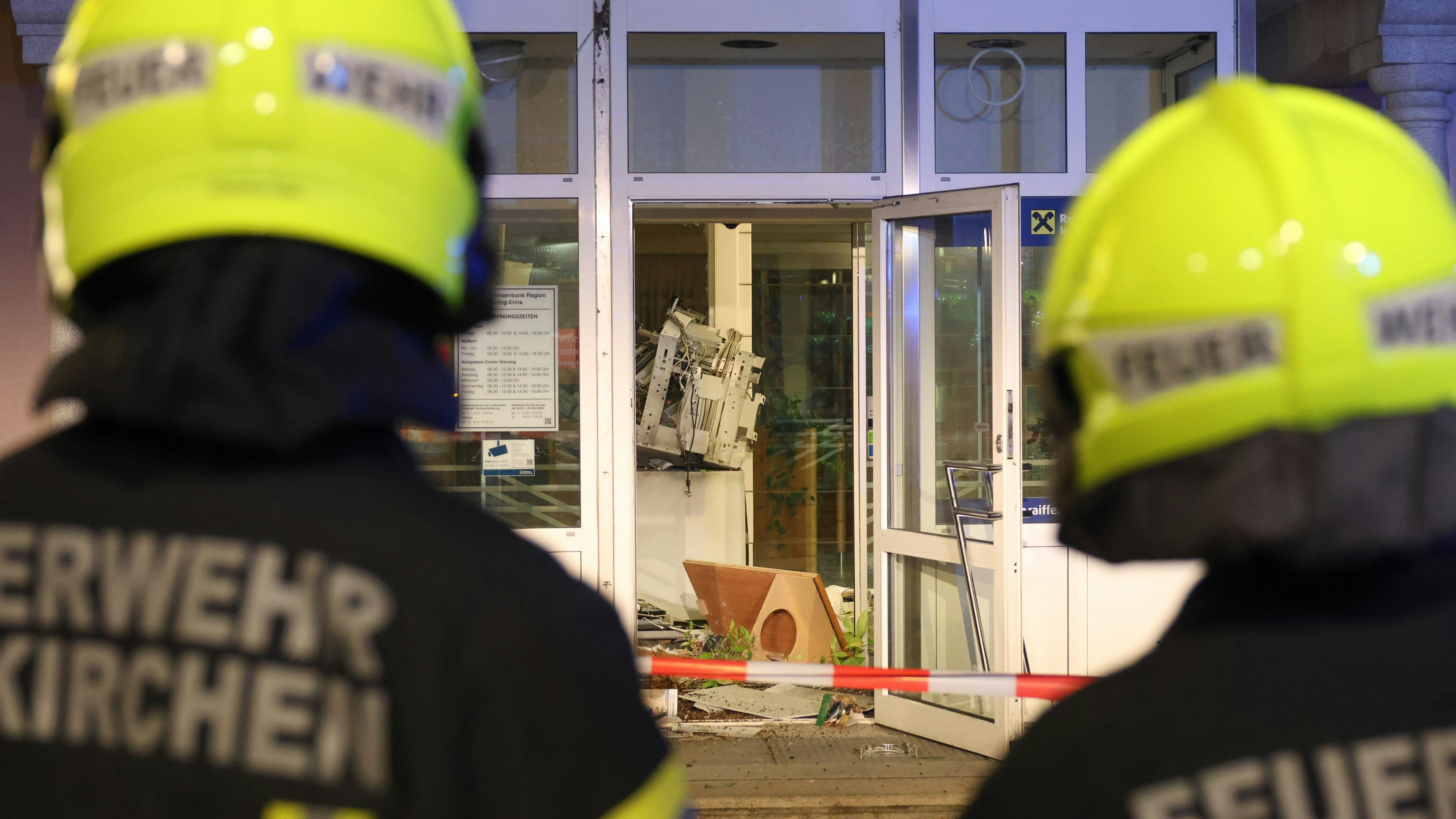 Heute.at - Brutale Bankomat-Sprengung in OÖ – mehrere Festnahmen