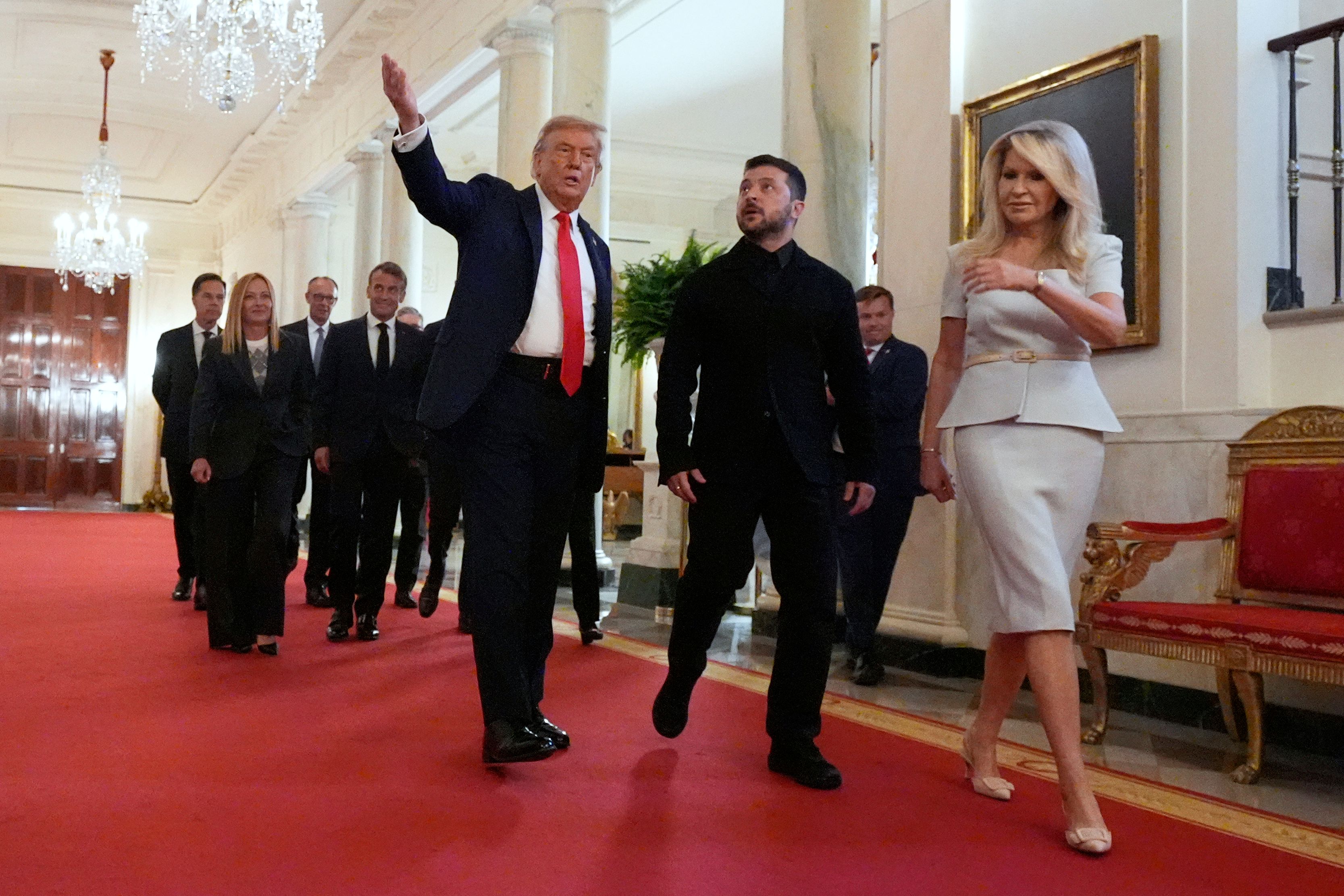 Unterstützt von&nbsp; Monica Crowley, der Protokollchefin, gab es zunächst eine Führung durch das Weiße Haus für die Neigungsgruppe Europa