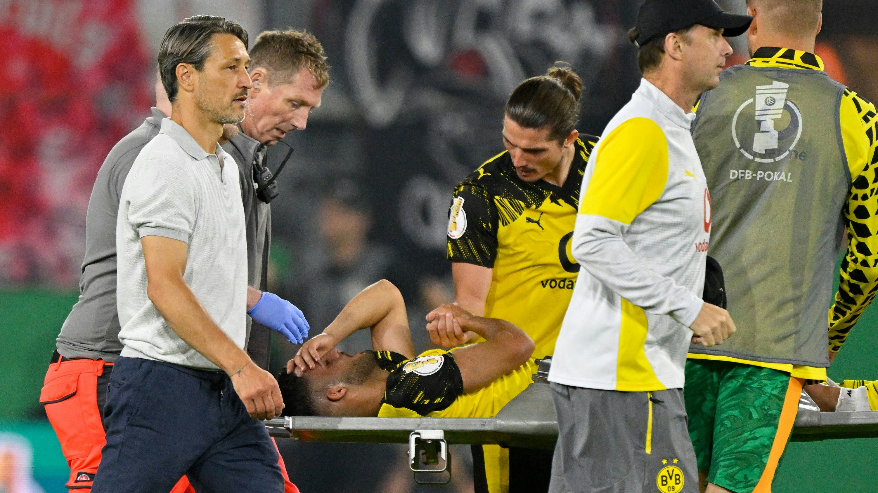 Heute.at - Anschlag! Wut über Brutalo-Foul an Sabitzer-Kollege