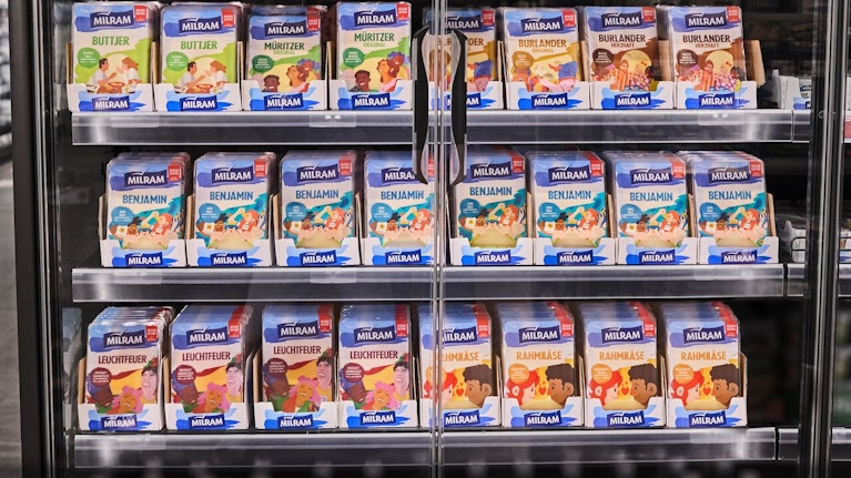 Wie ein biederer deutscher Molkereiverband sein Image aufpeppen wollte und dabei in eine gnadenlose Cancel Culture-Debatte geriet. Und welche Lehren Unternehmen, Marketingexperten und Politiker aus der völlig unverhältnismäßigen Diskussion ziehen könnten.