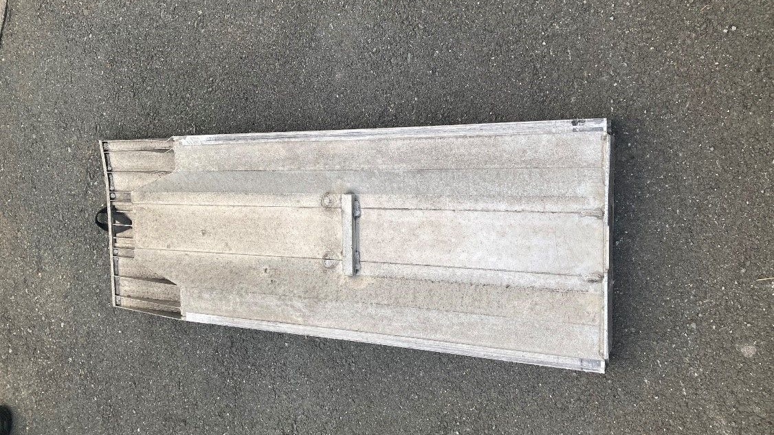 Heute.at - Gegenstand auf A10 – mehrere Fahrzeuge beschädigt