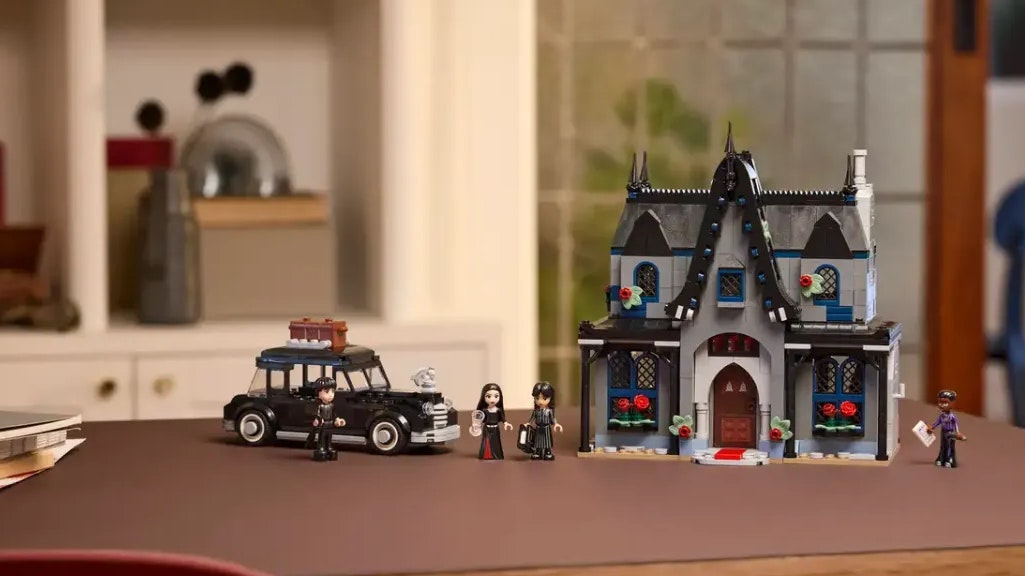 Heute.at - LEGO bringt neue Wednesday Sets – eines ist eiskalt