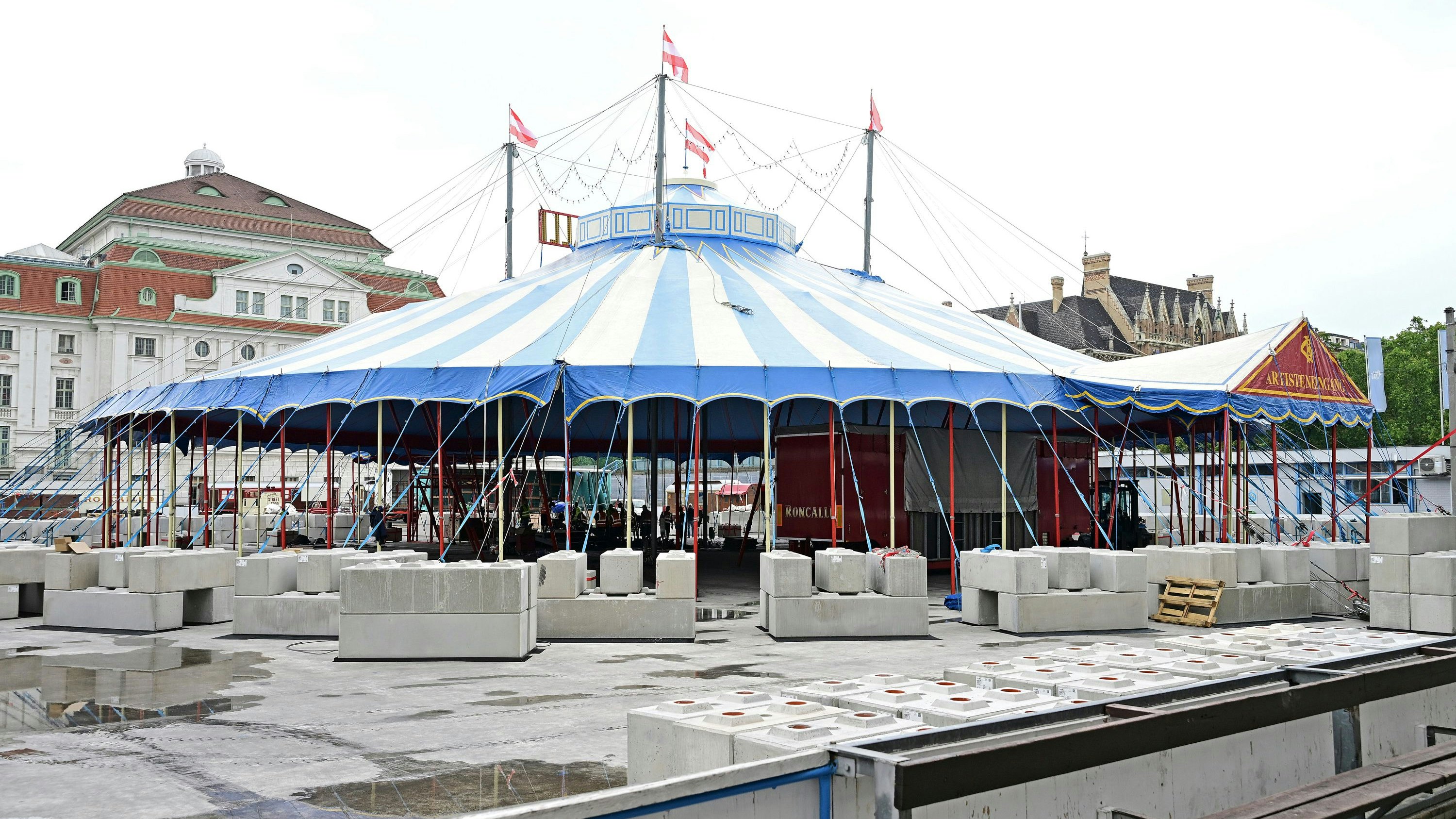 Heute.at - Johann Strauss im Zirkuszelt – Weltpremiere am Heumarkt