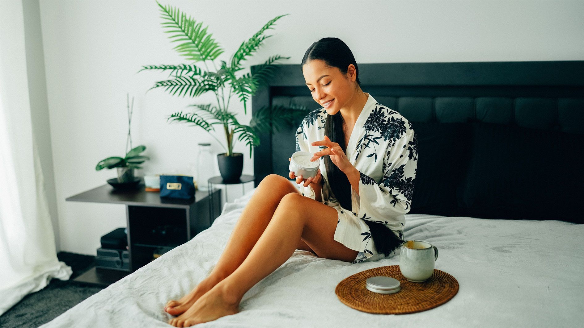 Influencer mischen sich ihre eigene Kosmetikpflege: Oft ist Sheabutter ein wichtiger Bestandteil dieser.