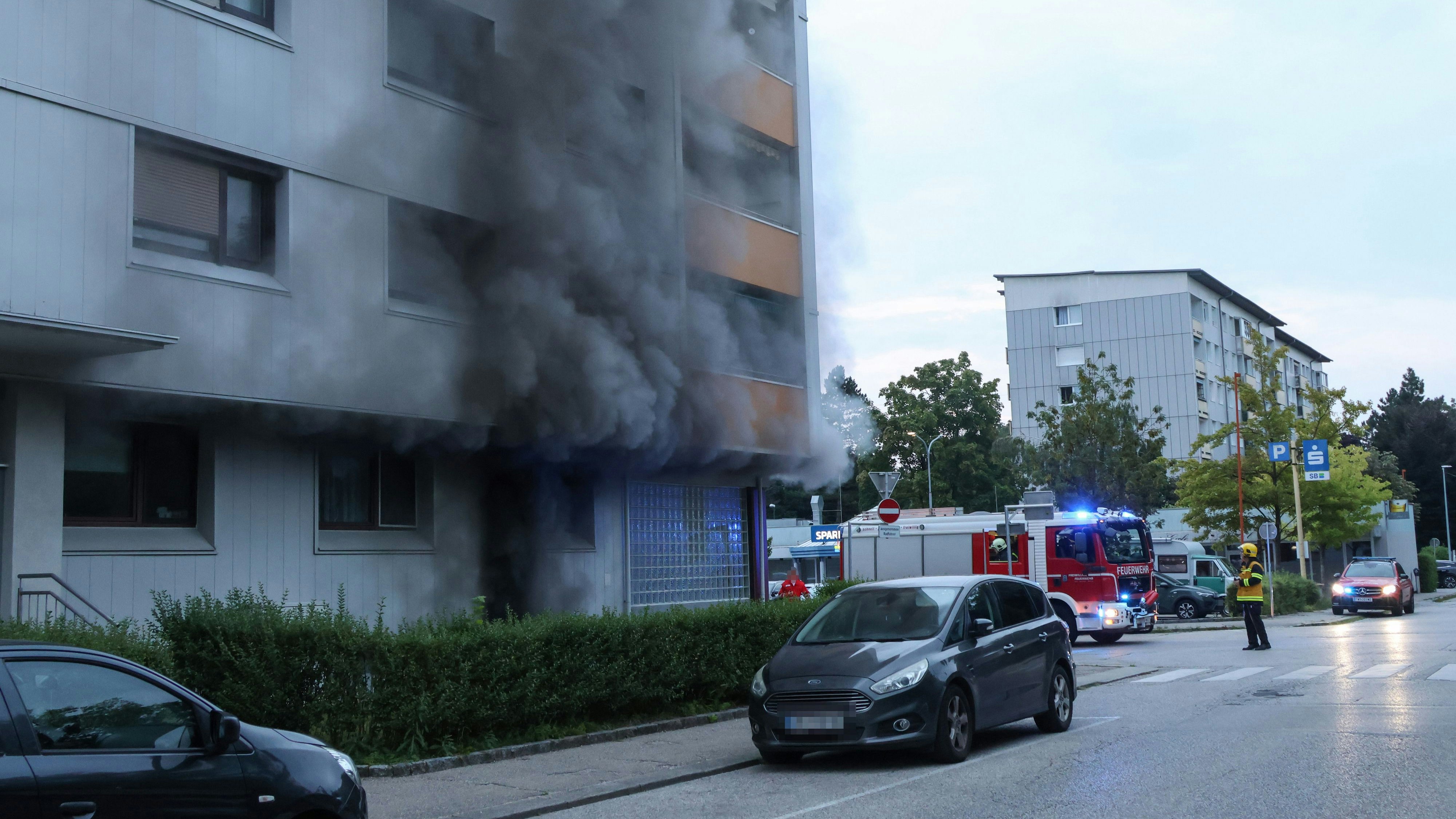 44 Personen mussten aus dem Gebäude evakuiert werden.