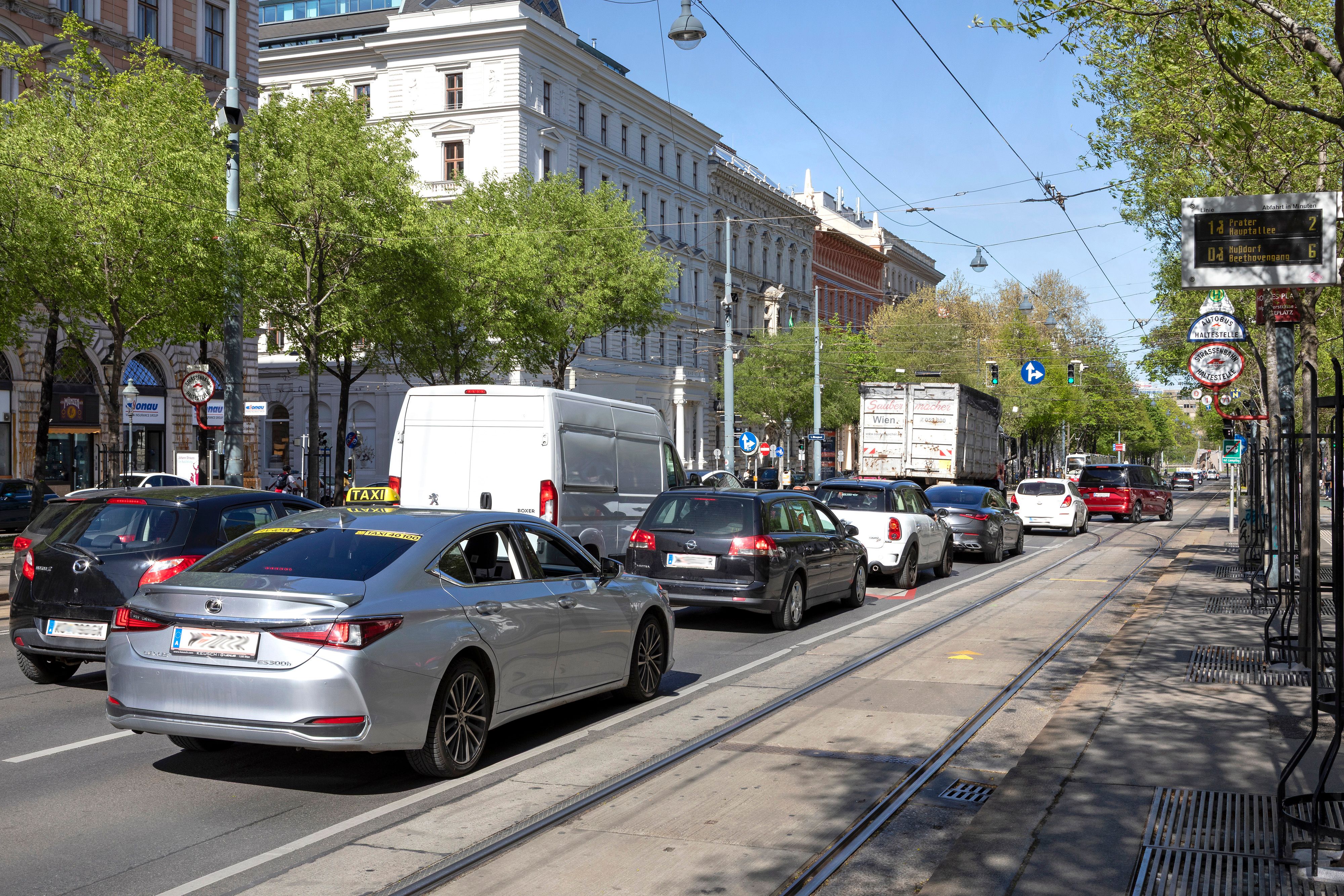 Eine Wienerin wünscht sich keine Autos mehr auf der Ringstraße.