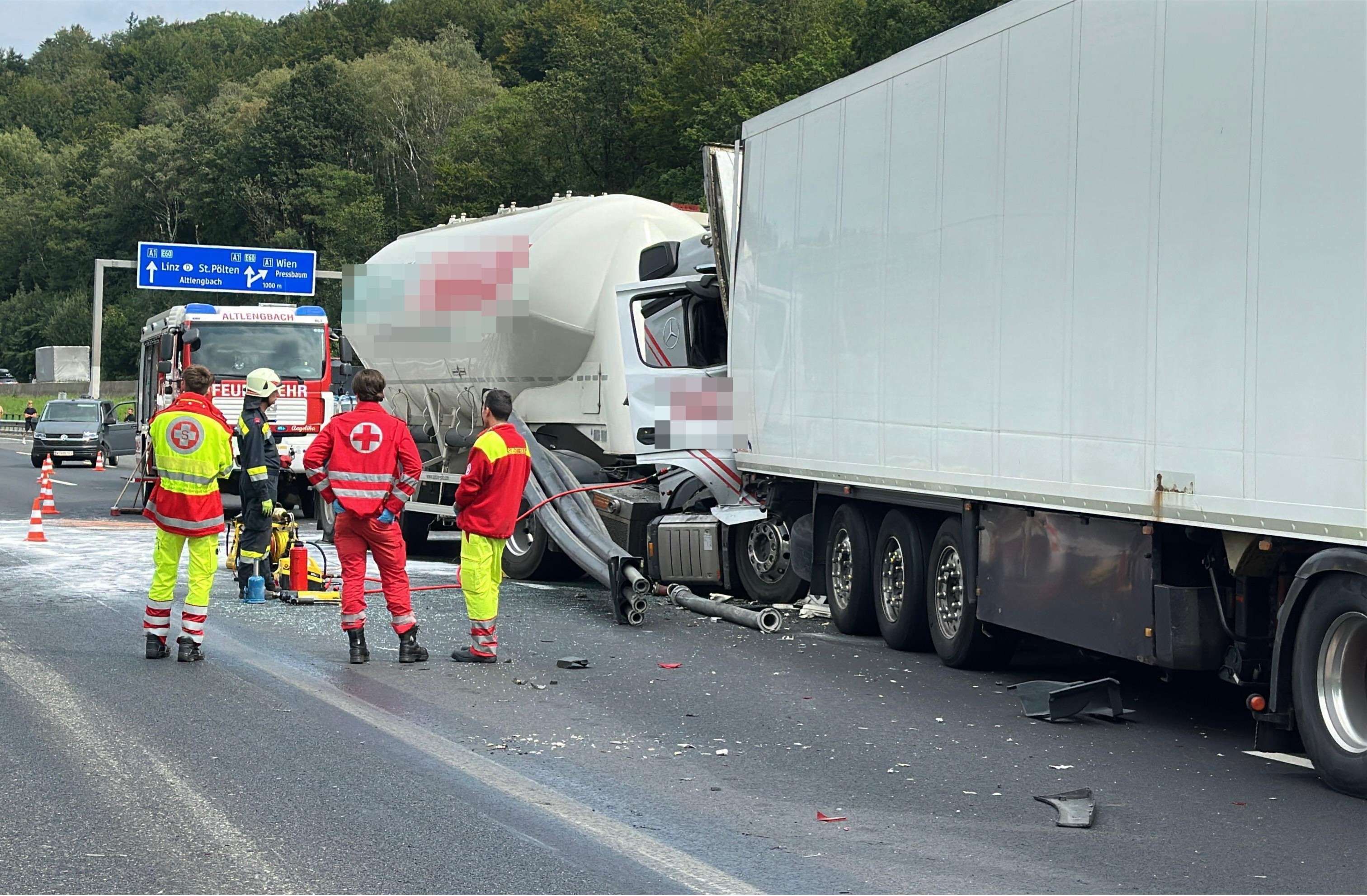 Für einen Lkw-Lenker kam jede Hilfe zu spät.