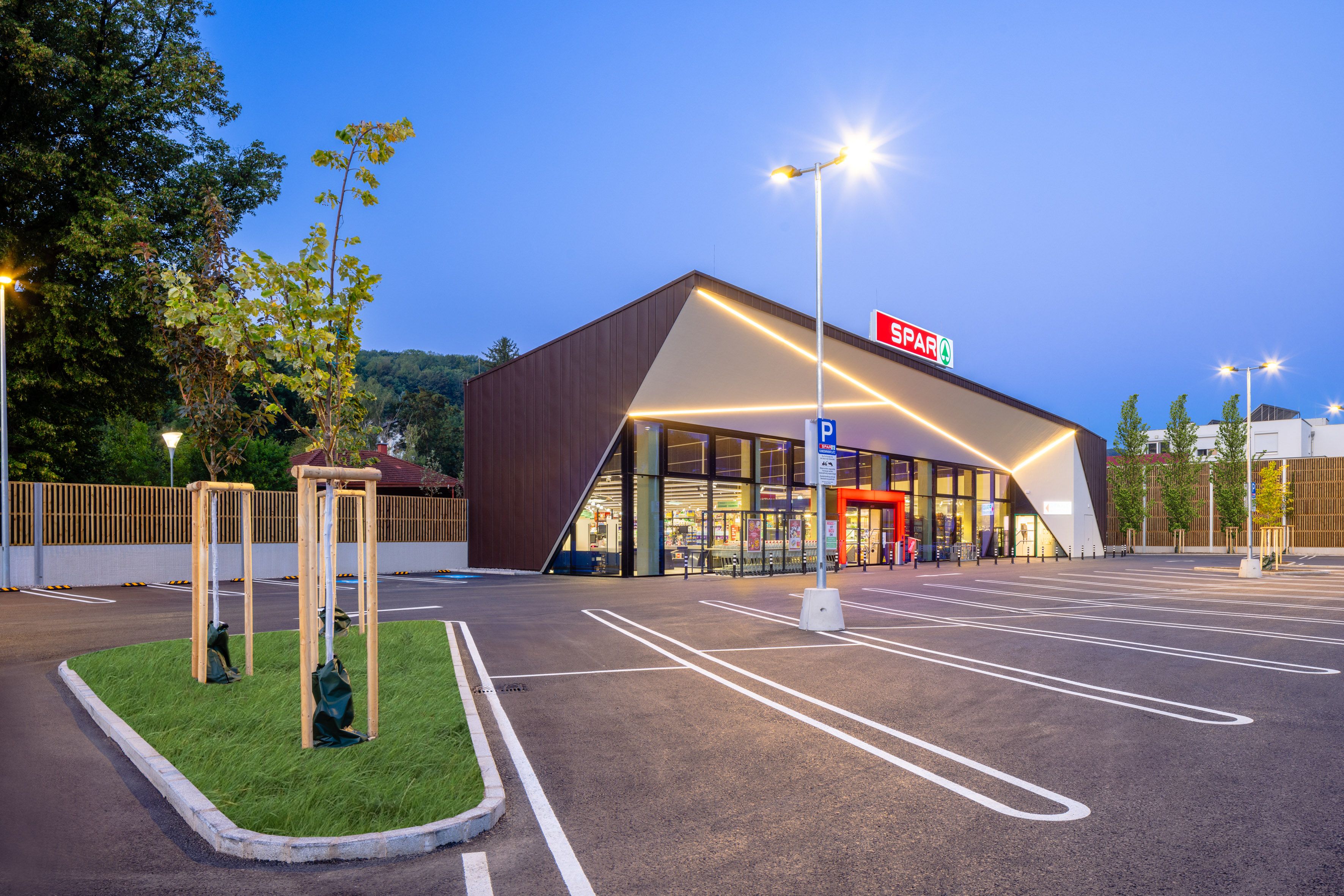 In der Spar-Filiale in Pressbaum (NÖ) ist insektenfreundliches Licht bereits im Einsatz.