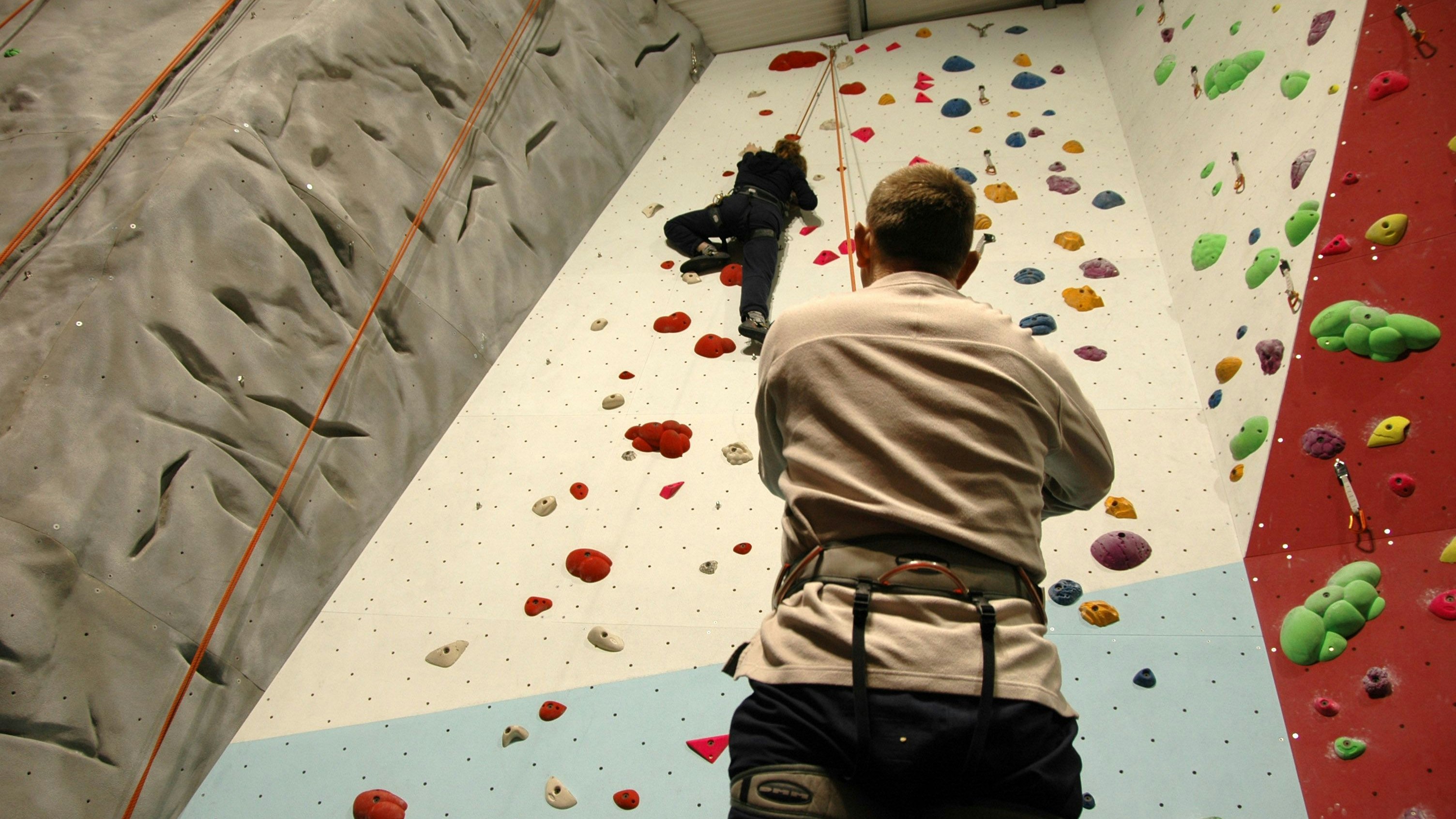 Heute.at - Wieder tragischer Unfall in Kletterhalle – Mann tot
