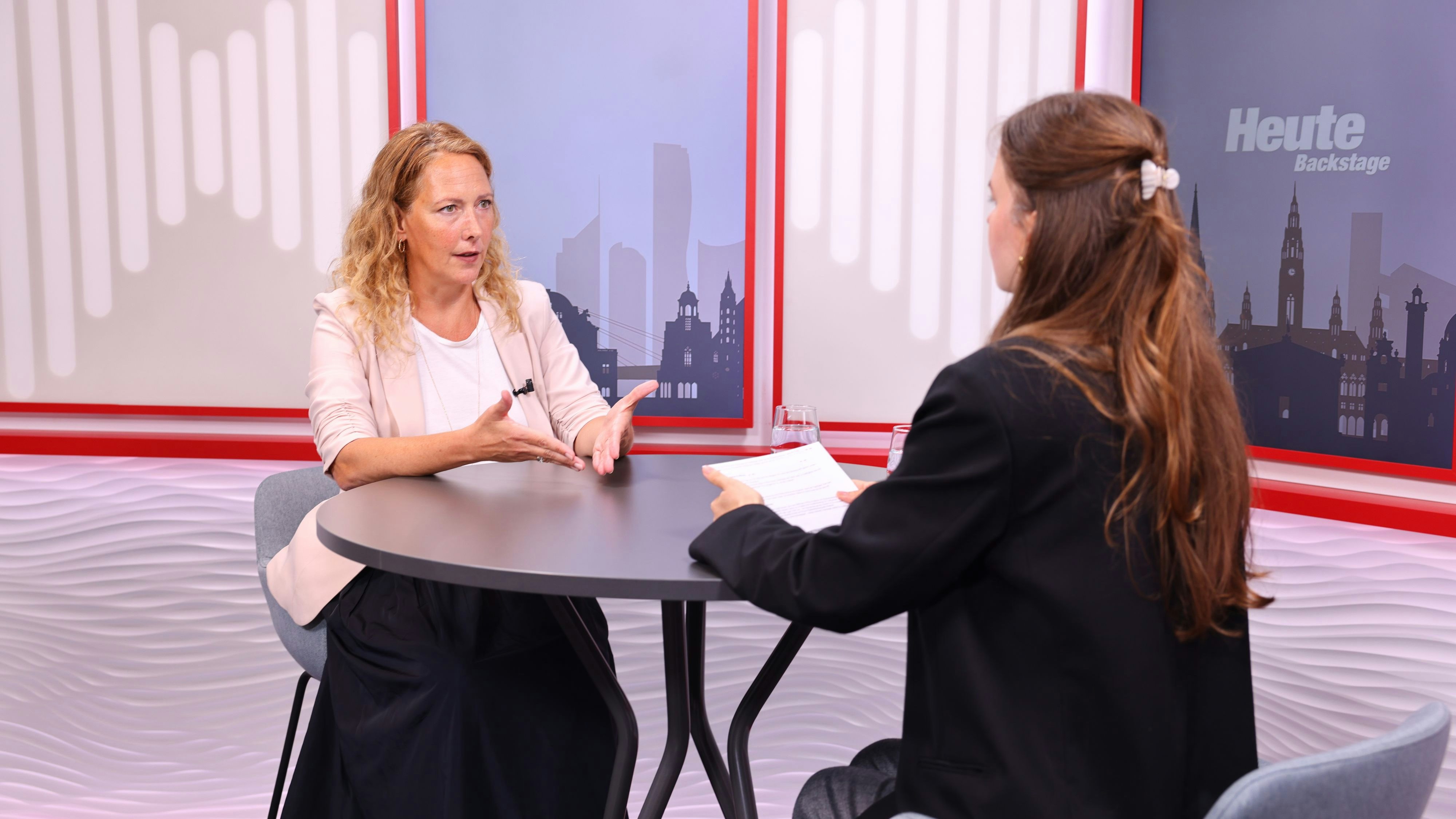 Judith Pühringer erklärt, wo die Stadt Wien den Sparstift ansetzen soll.