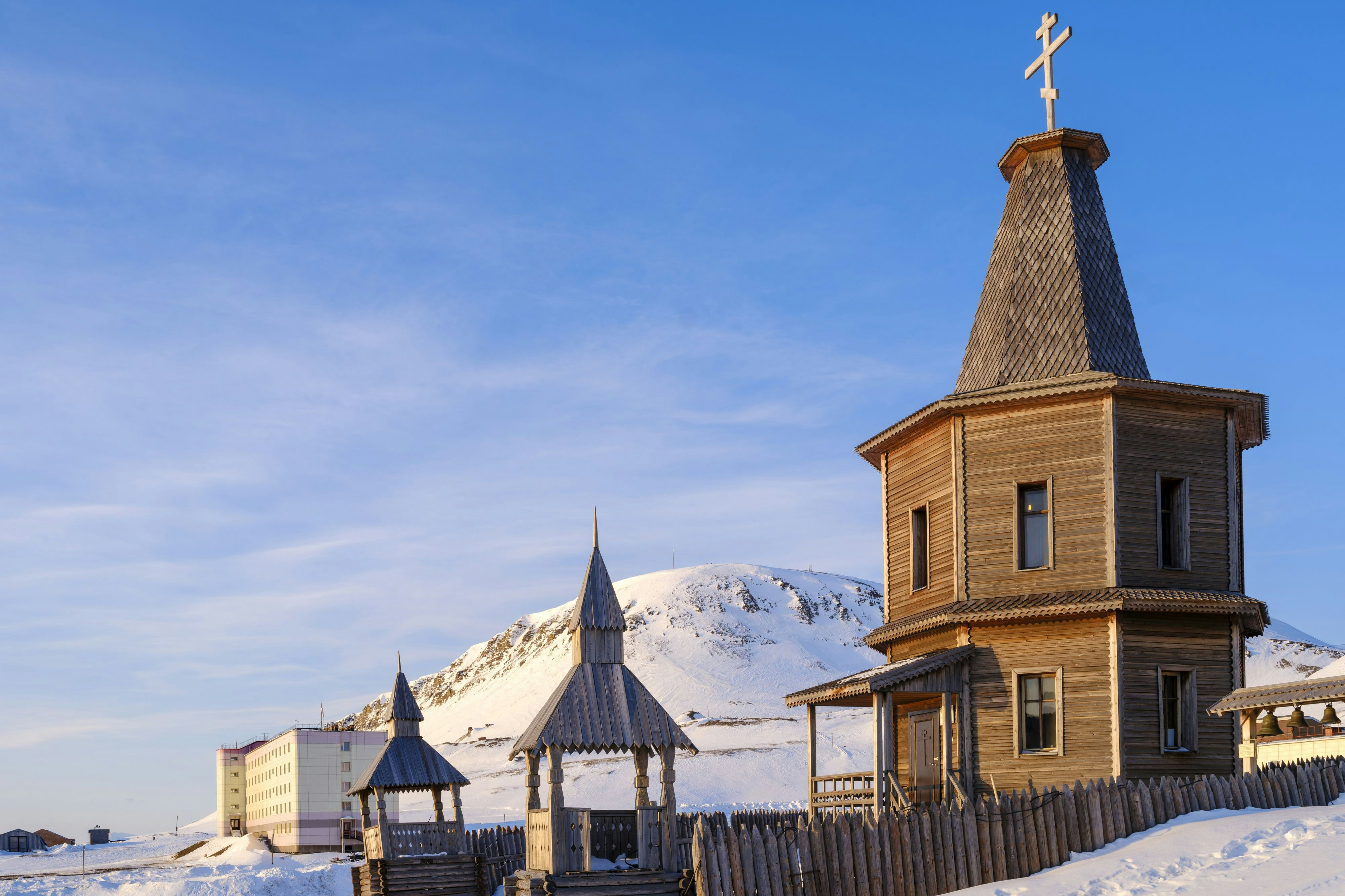 Die russisch-orthodoxe Kirche von Barentsburg wurde komplett aus Holz errichtet