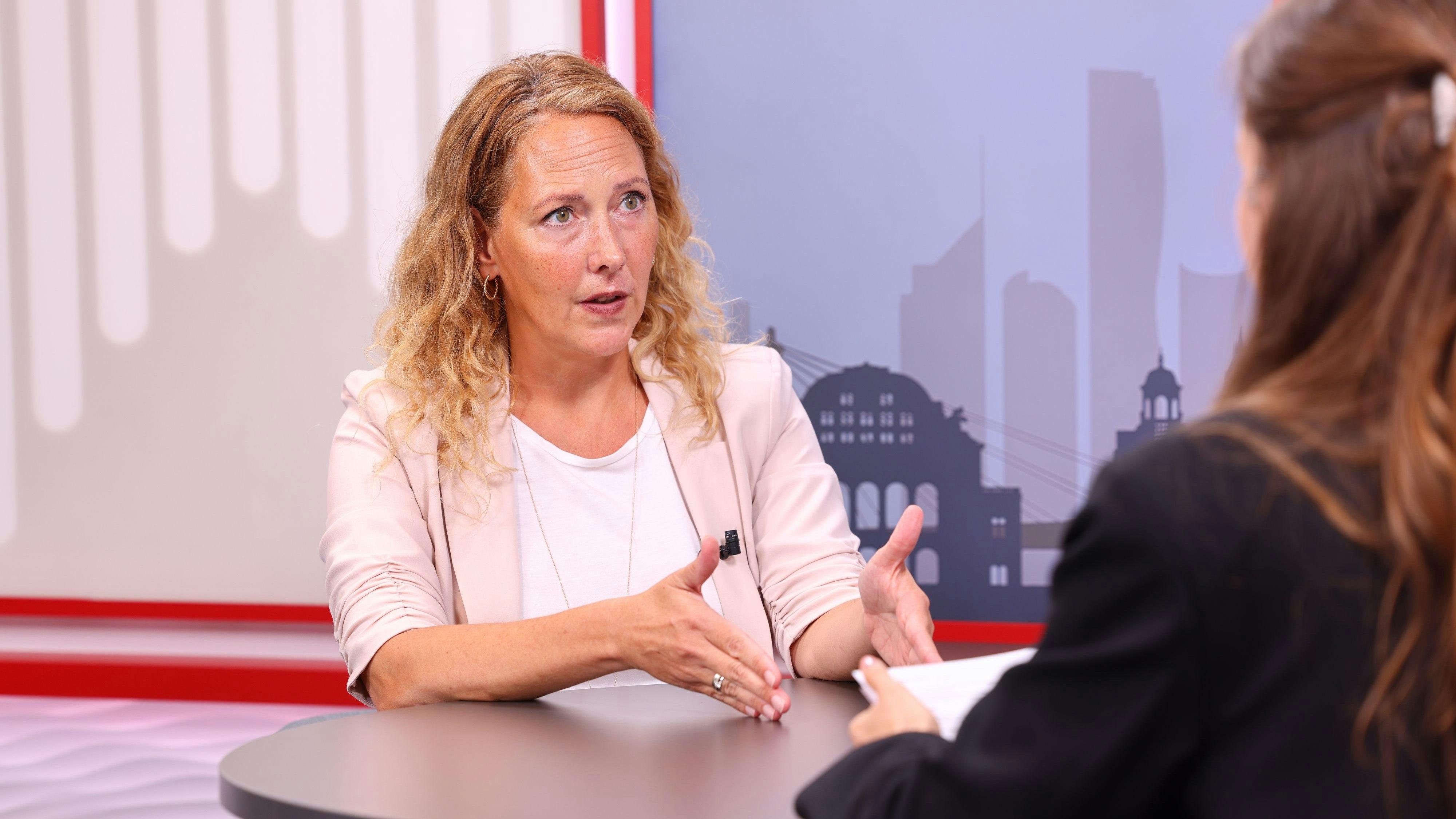 Judih Pühringer, Parteivorsitzende der Wiener Grünen, übt harte Kritik.