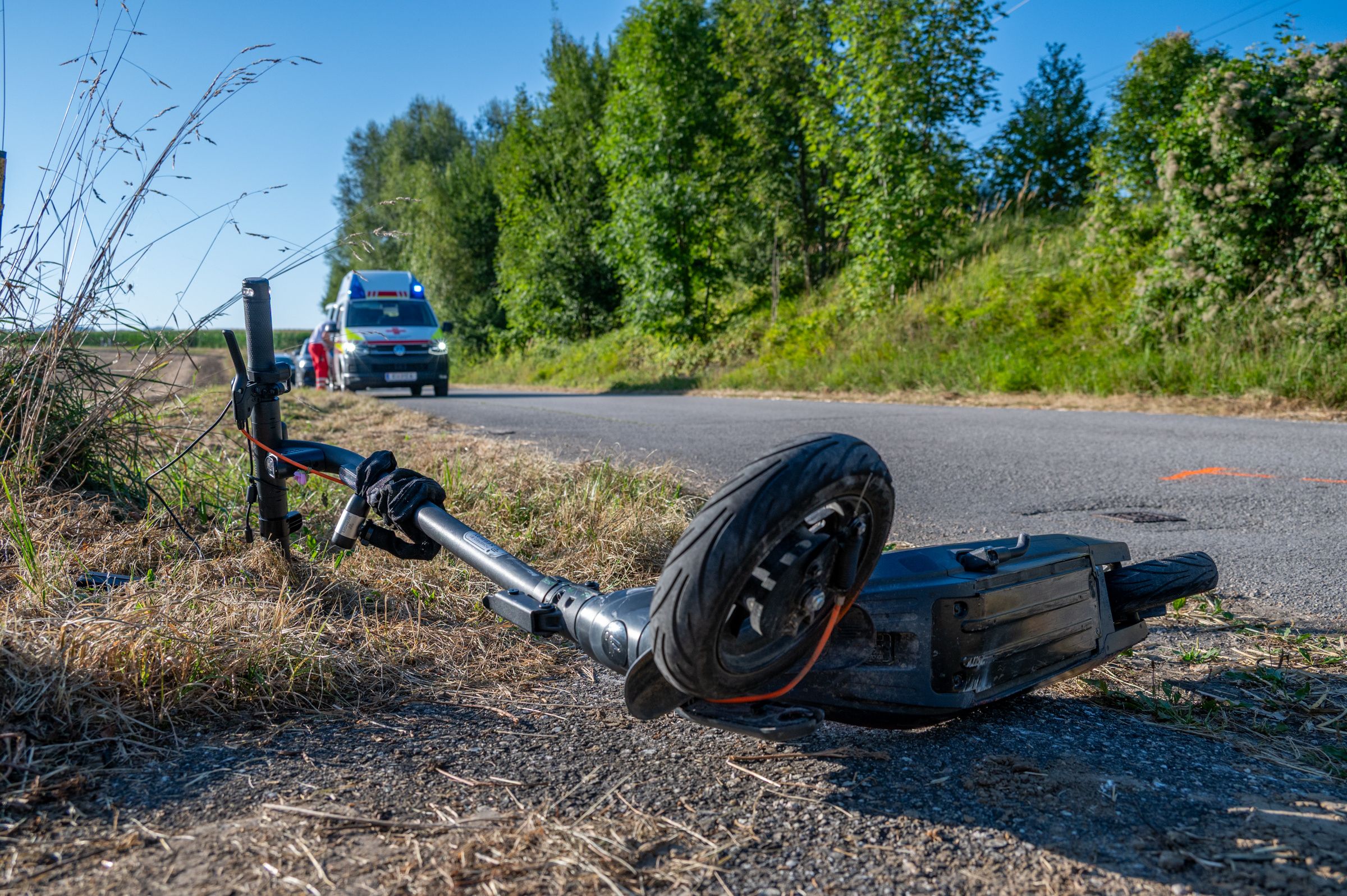 In Schlierbach starb ein Mädchen bei einem Unfall mit einem E-Scooter.