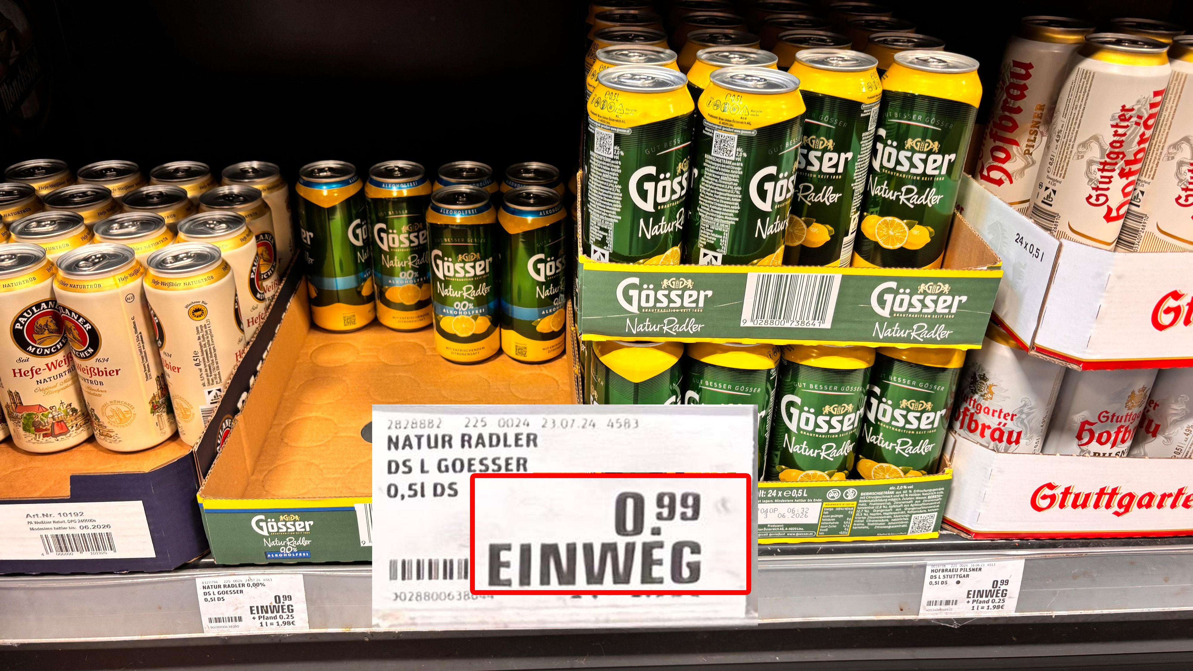 Preis-Schock im Supermarkt: In Deutschland kostet die 0,5-Liter-Dose Gösser Radler nur 0,99 Euro – in Österreich zahlen Kunden 1,59 Euro.