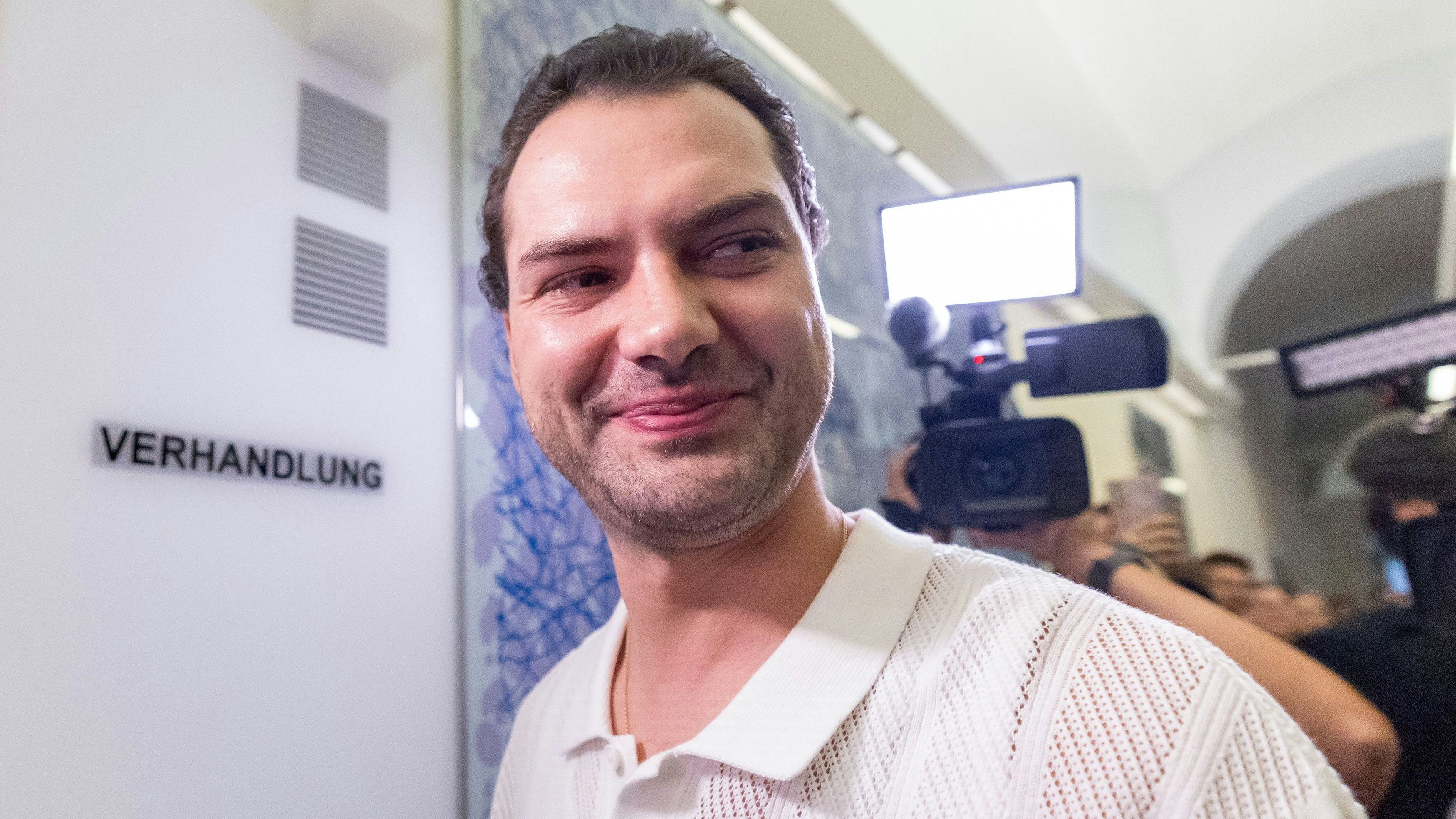 Heute.at - Richterin zeigt Gnade: Kein Knast für Jimi Blue