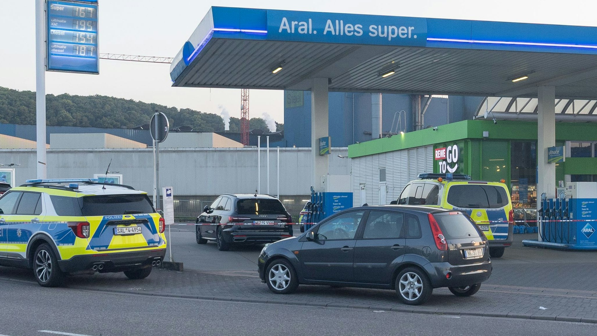 Heute.at - Tankstellen-Räuber erschießt Polizisten mit Dienstwaffe