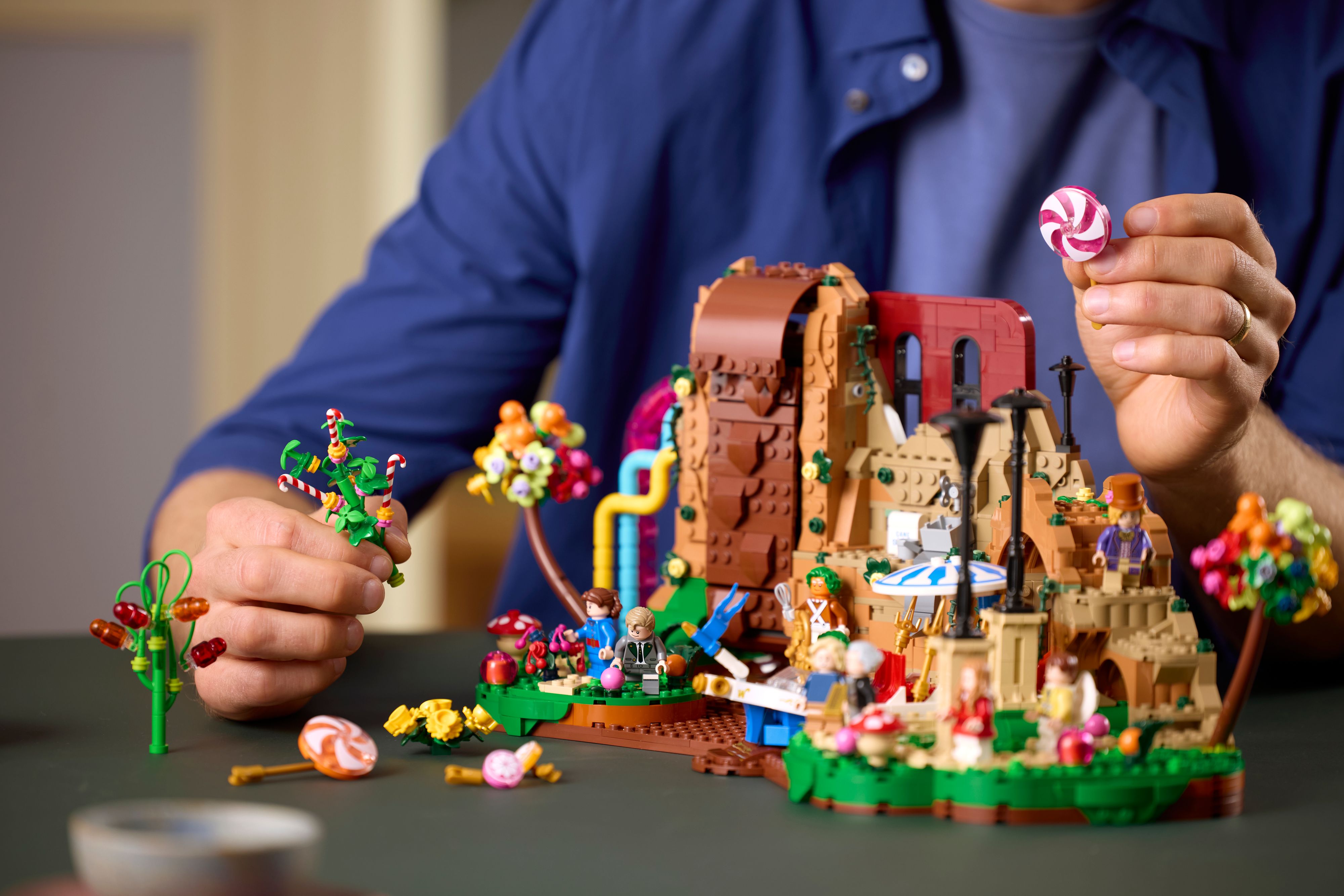 Herzstück des Sets sind die neun Minifiguren, die jeden sofort in die Geschichte zurückversetzen.