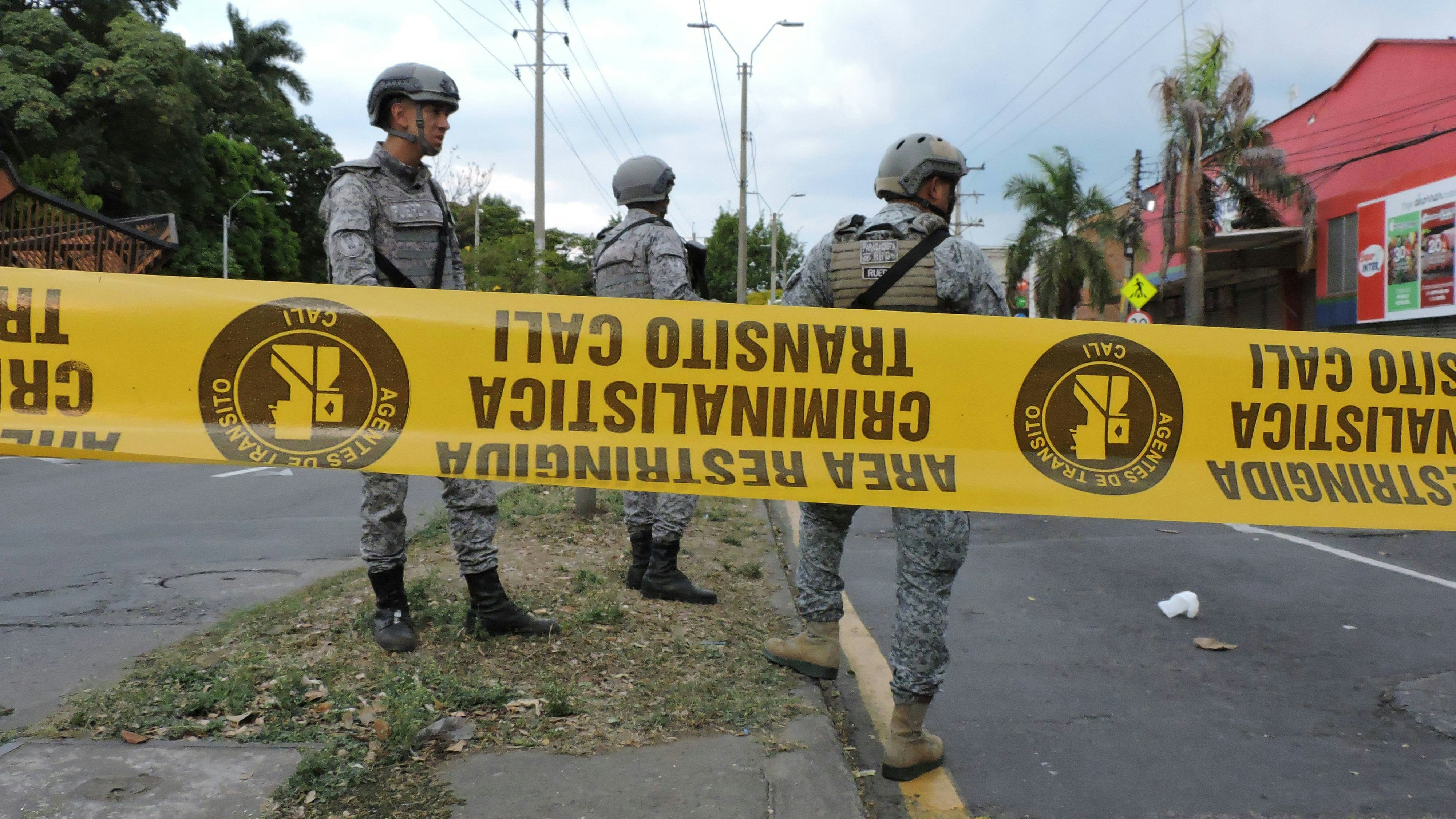 Heute.at - Autobombe, Drohnenanschlag – 18 Tote in Kolumbien