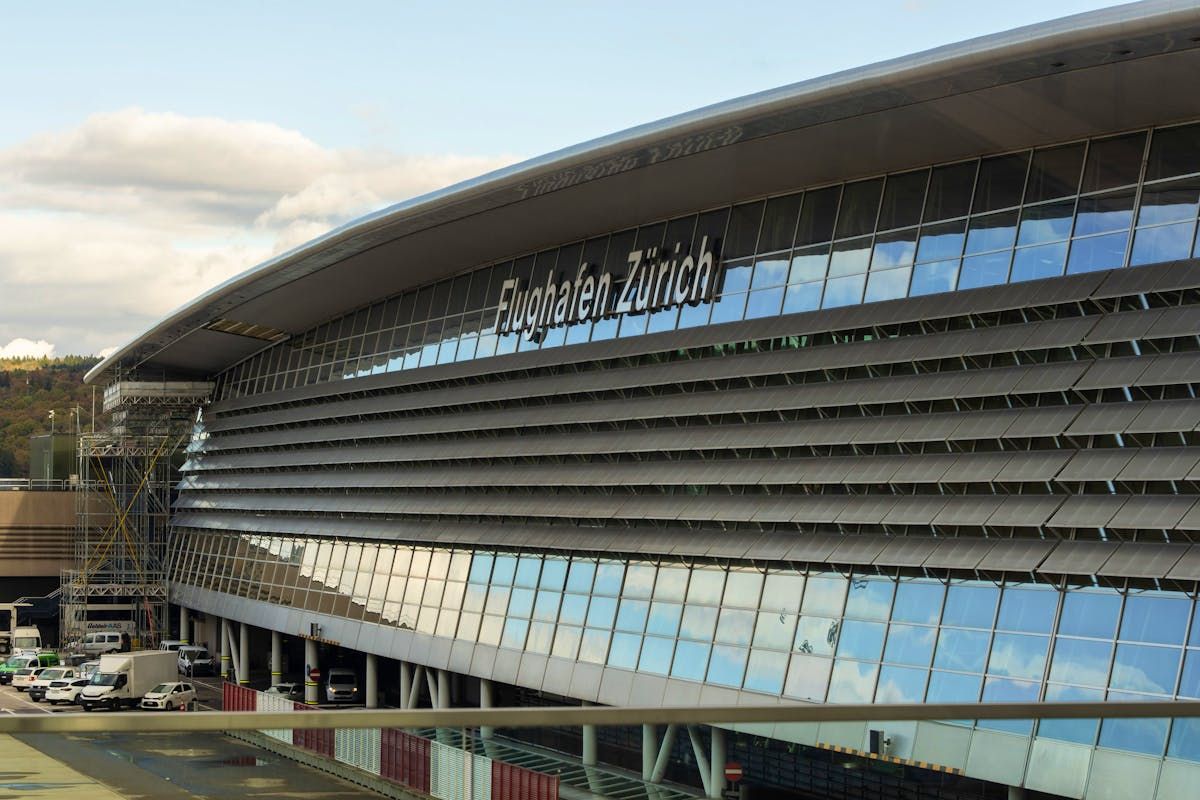 Das Bodenpersonal am Flughafen Zürich streikt heute – das hat Auswirkungen auf den Flugverkehr.