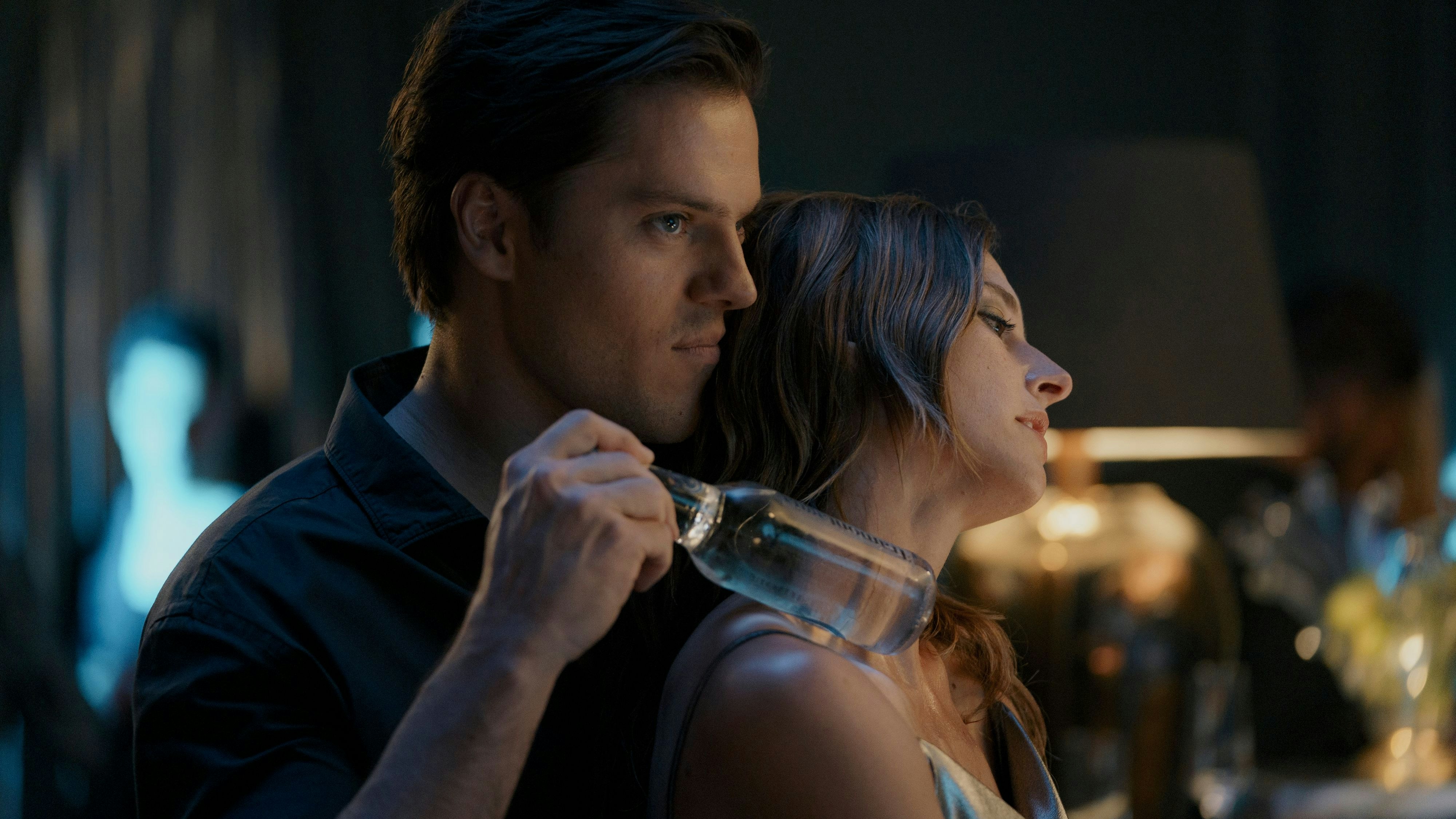 Ähnlichkeiten zu Erotik-Klassikern wie "Basic Instinct" sind nicht zu übersehen.