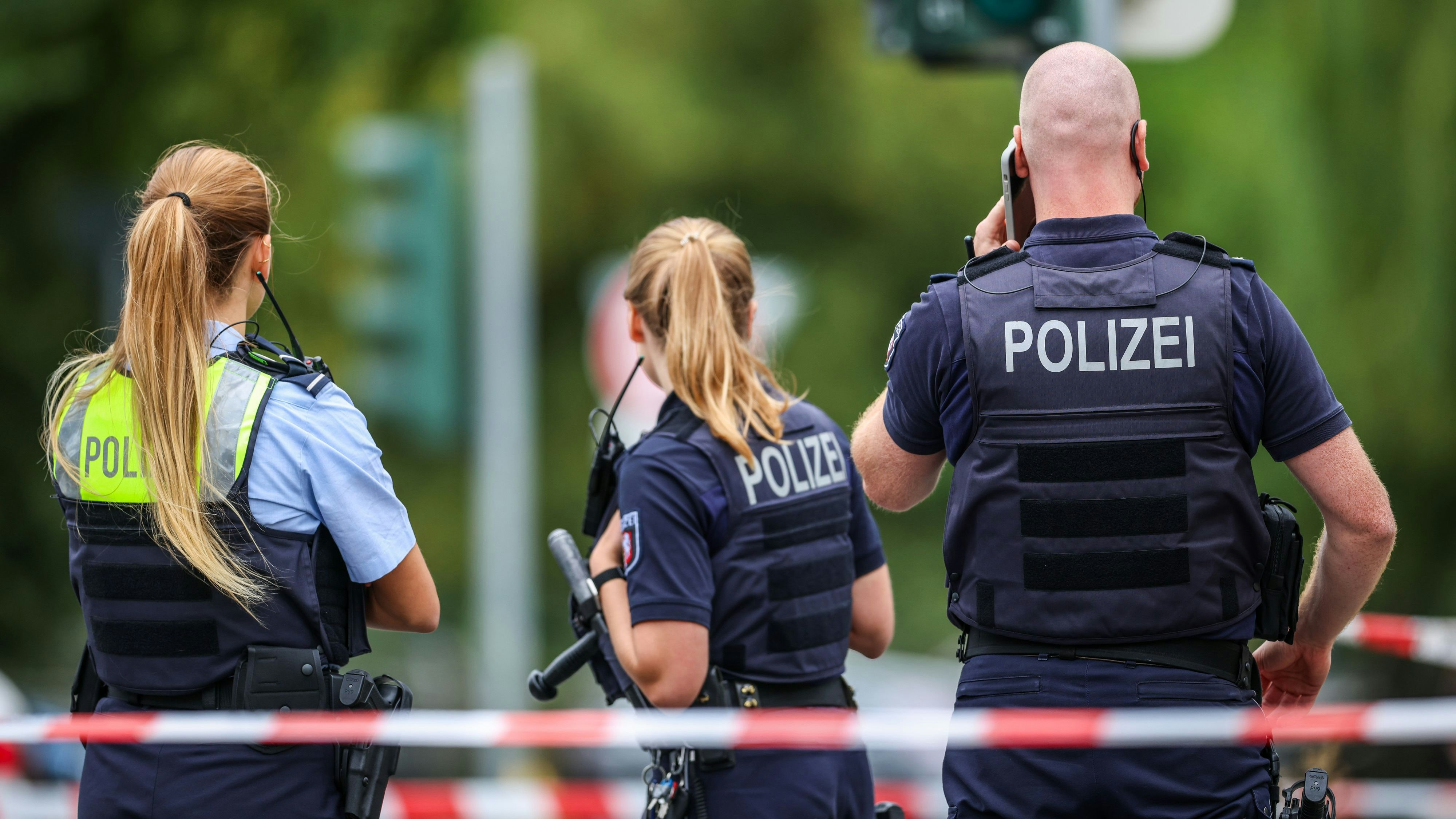 Am Freitag ist es auf offener Straße zu den Schüssen gekommen. Dabei wurde ein 45-jähriger Mann getötet.