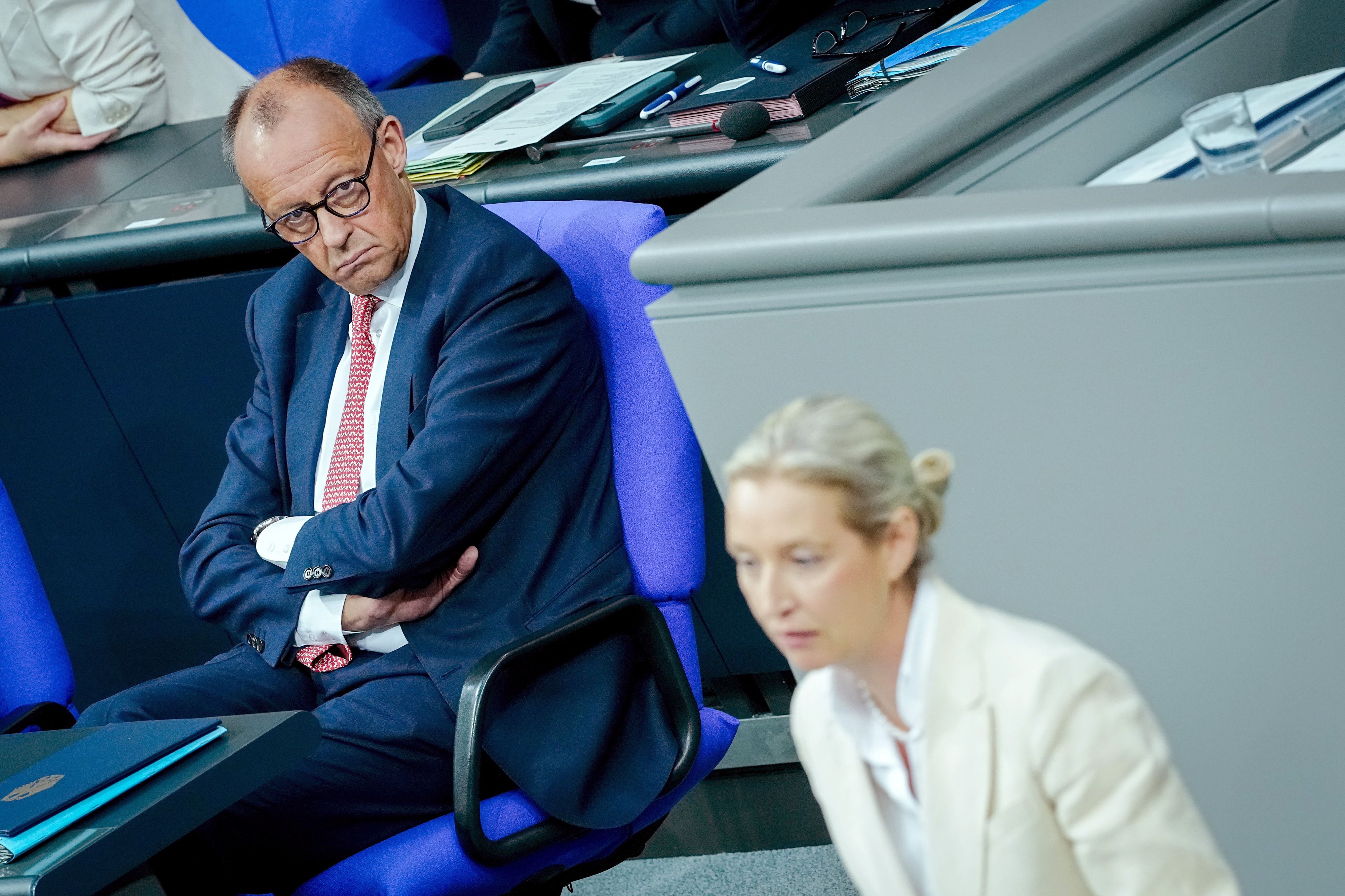 Friedrich Merz muss Rezepte gegen Alice Weidel finden.