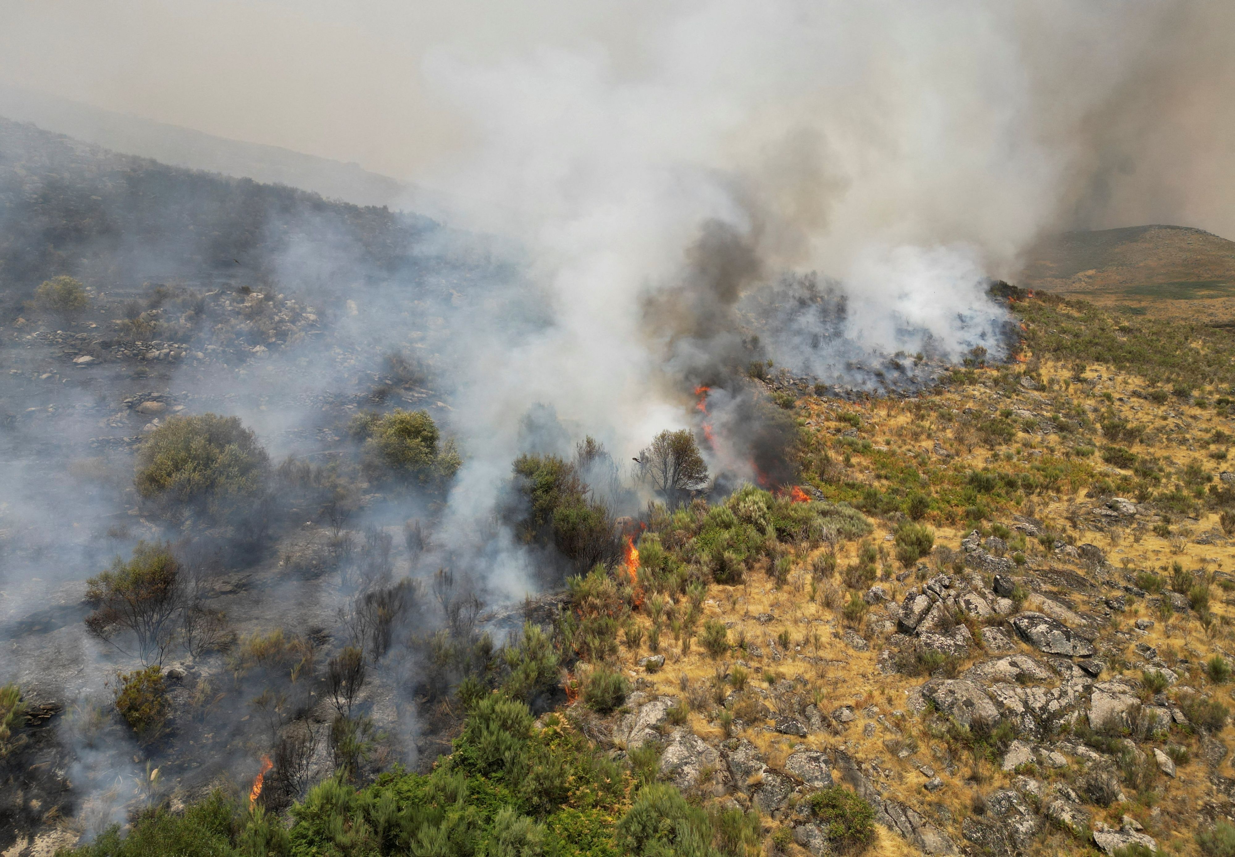 Schon seit Wochen kämpfen Spanien und Portugal gegen die immer wieder aufflammenden Brände.