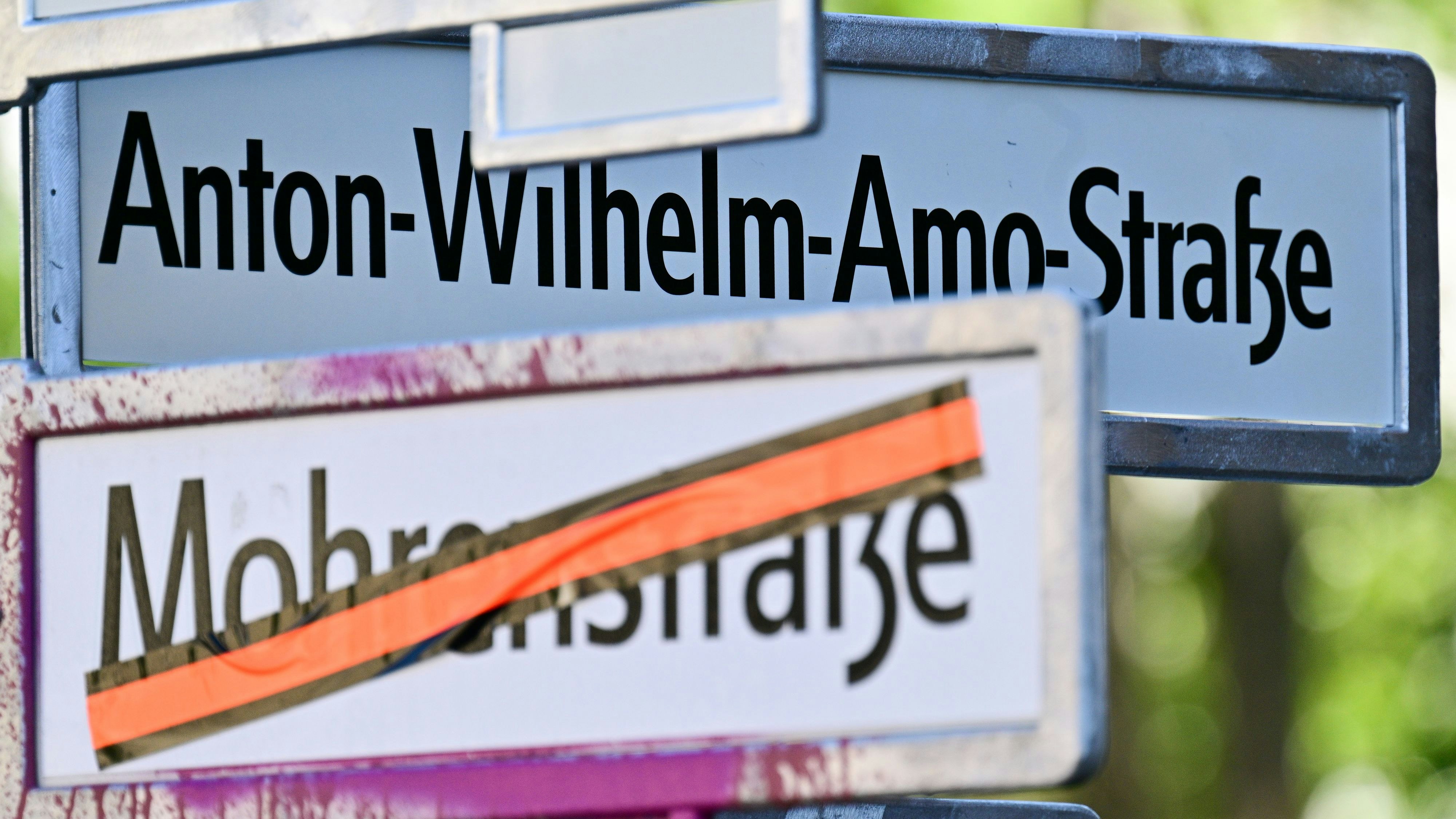 Heute.at - Mohrenstraße in Berlin nach Streit offiziell umbenannt