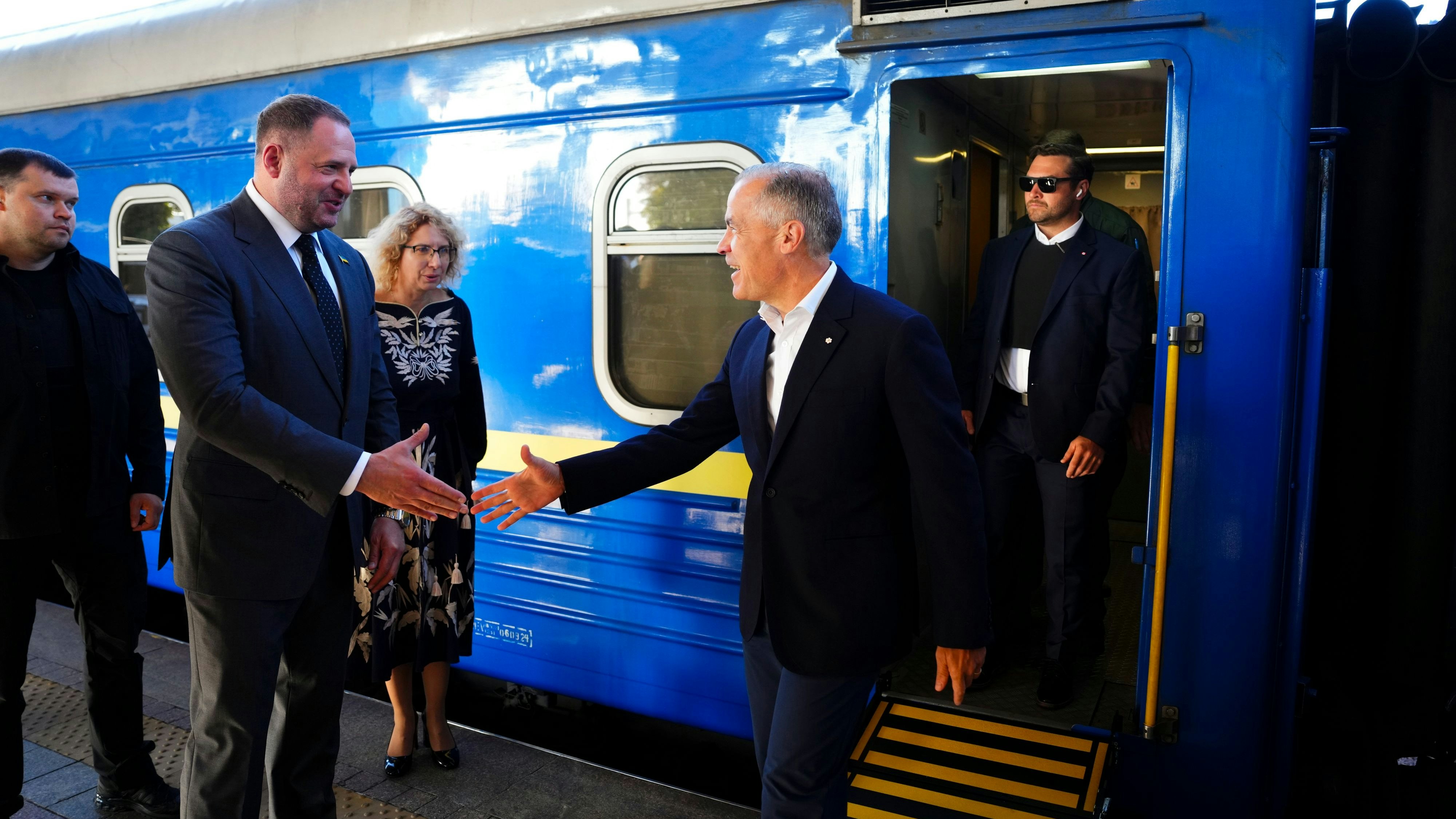 Heute.at - Unabhängigkeitstag – Kanadas Premier reist nach Kiew