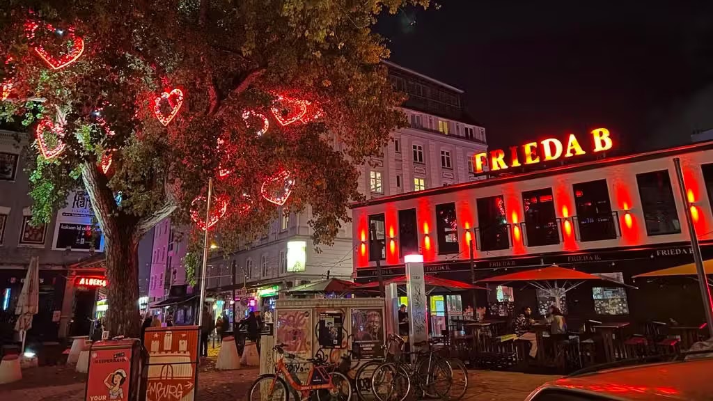 Heute.at - Schwanger nach Clubbesuch – nun sucht Janina Kindsvater