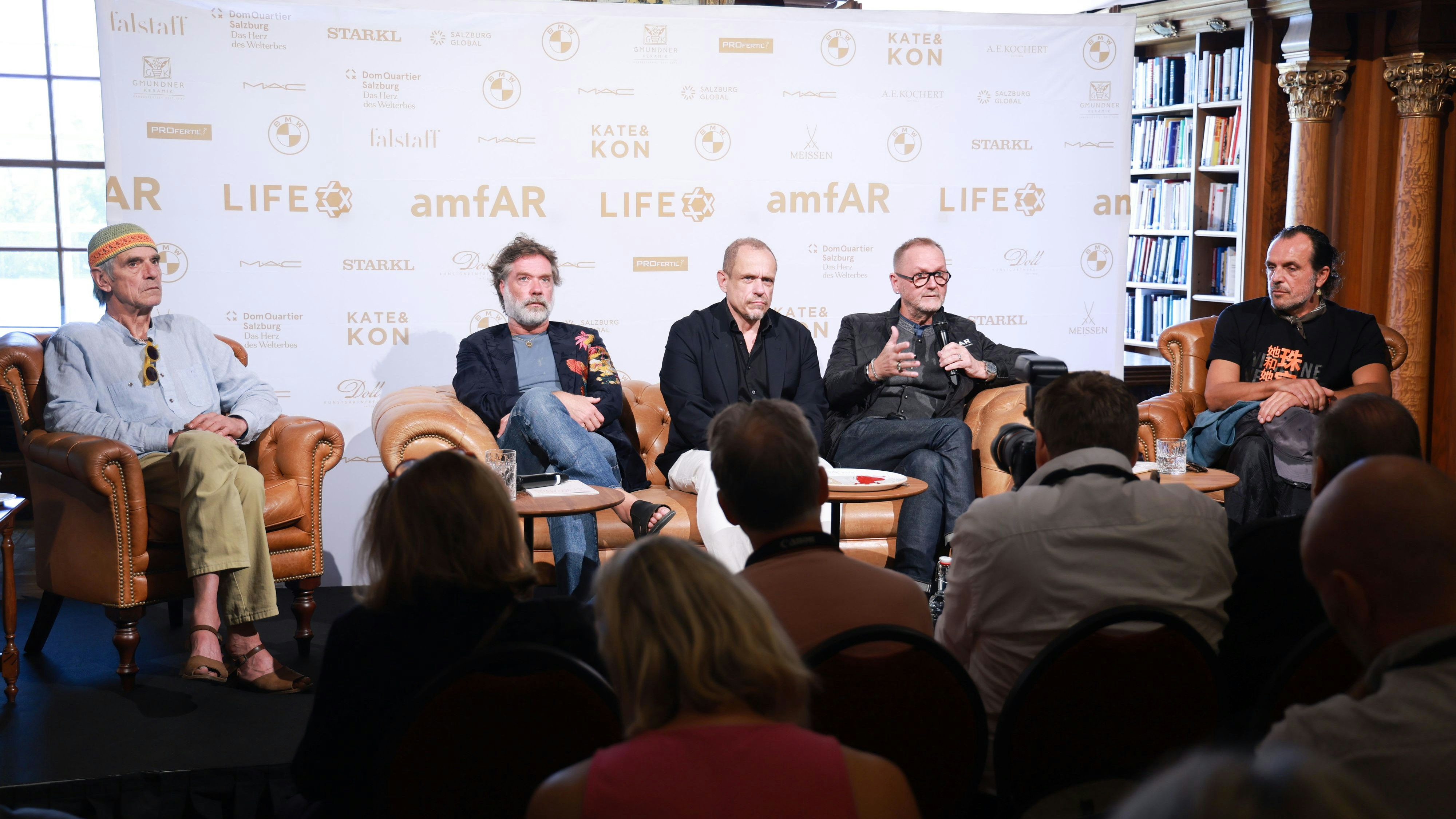 Jeremy Irons, Rufus Wainwright, Gery Keszler, Kevin Robert Frost und Andreas Kronthaler bei der Pressekonferenz