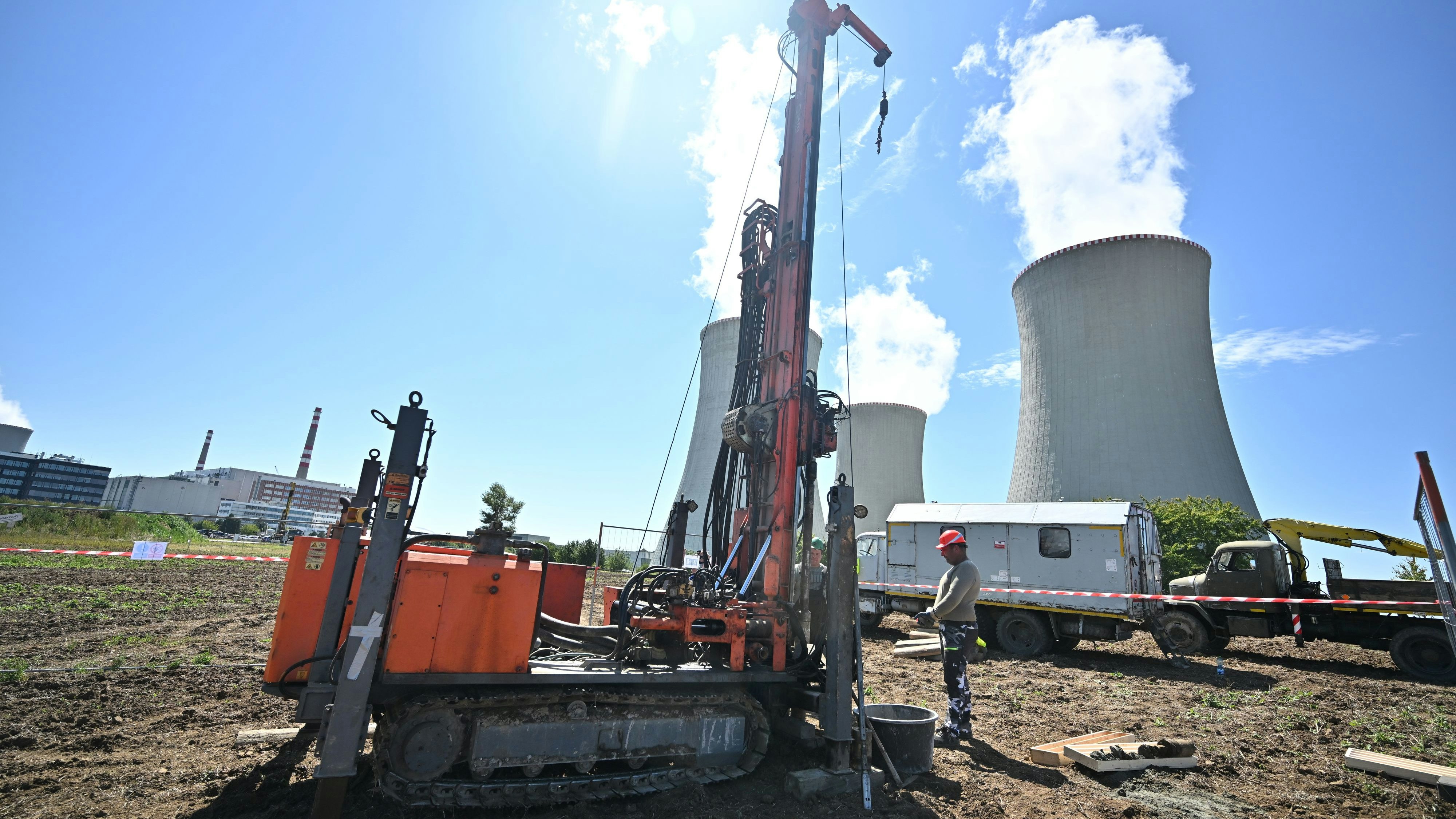 Anfang August wurden geotechnische Studien im Vorfeld der geplanten Erweiterung des Atomkraftwerks in Dukovany, Tschechien, durchgeführt.