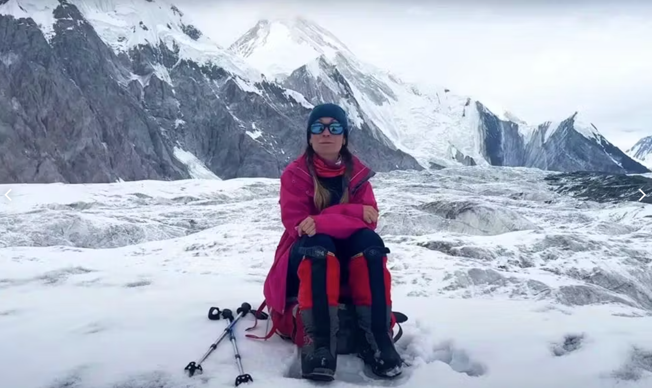 Die russische Bergsteigerin Natalia Nagowizina sitzt seit dem 12. August mit gebrochenem Bein auf dem 7439 Meter hohen Pik Pobeda in Kirgisistan fest. (Archivaufnahme)