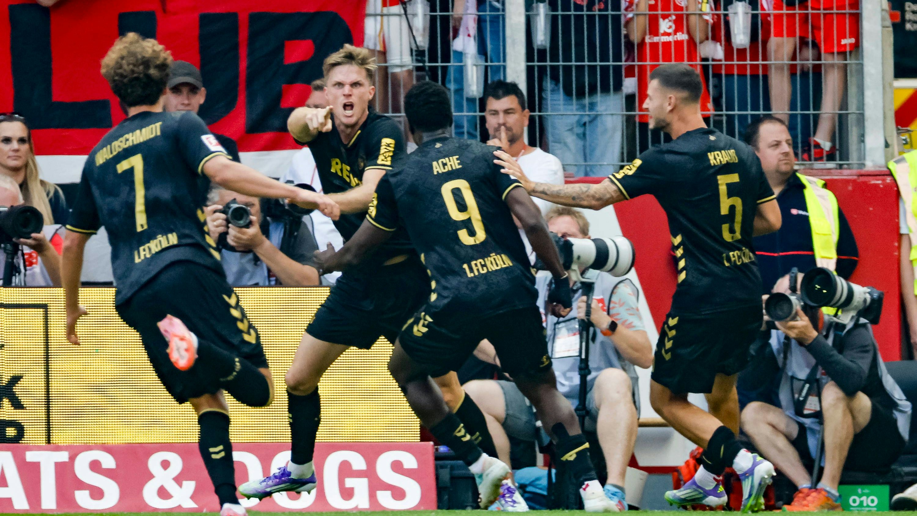 Heute.at - Köln feiert erfolgreiches Bundesliga-Comeback