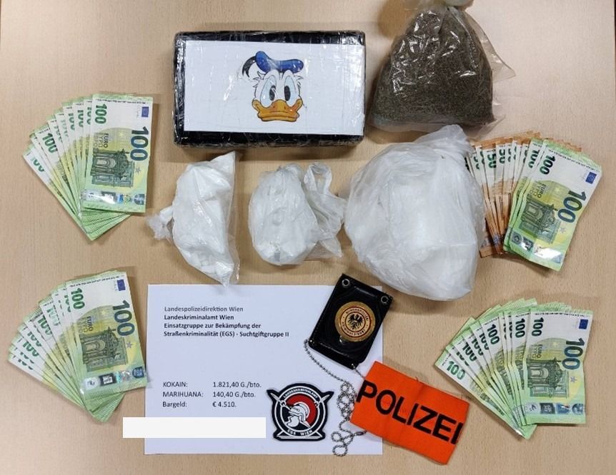 Größere Mengen Bargeld, Kokain und Marihuana wurden sichergestellt.