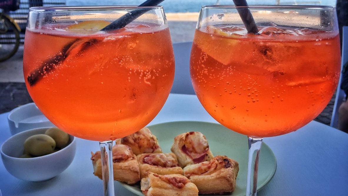 Heute.at - Man zahlt das Doppelte: 100 Euro für Pizza in Italien