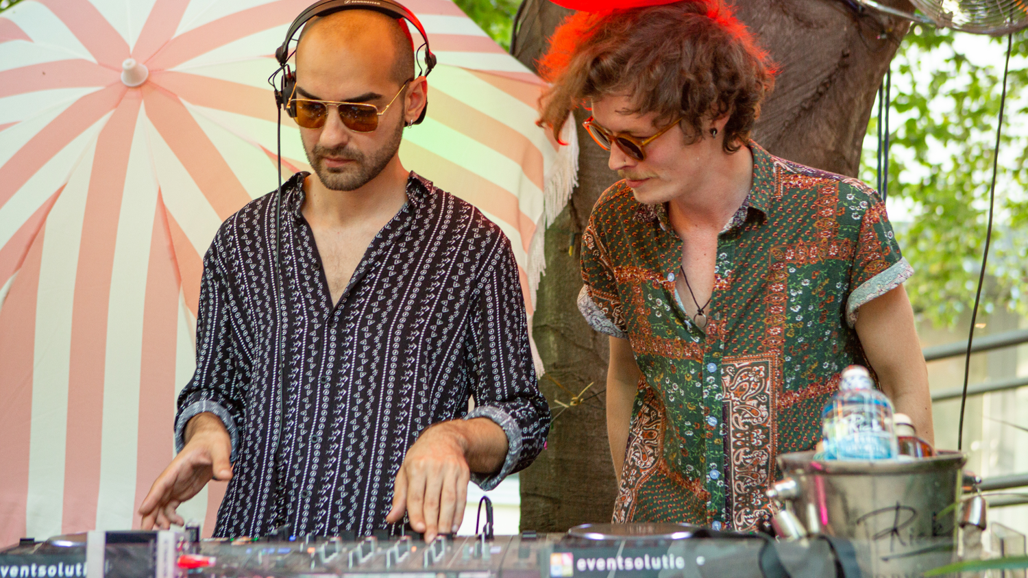 Genieße DJs und Live Acts diverser Genre