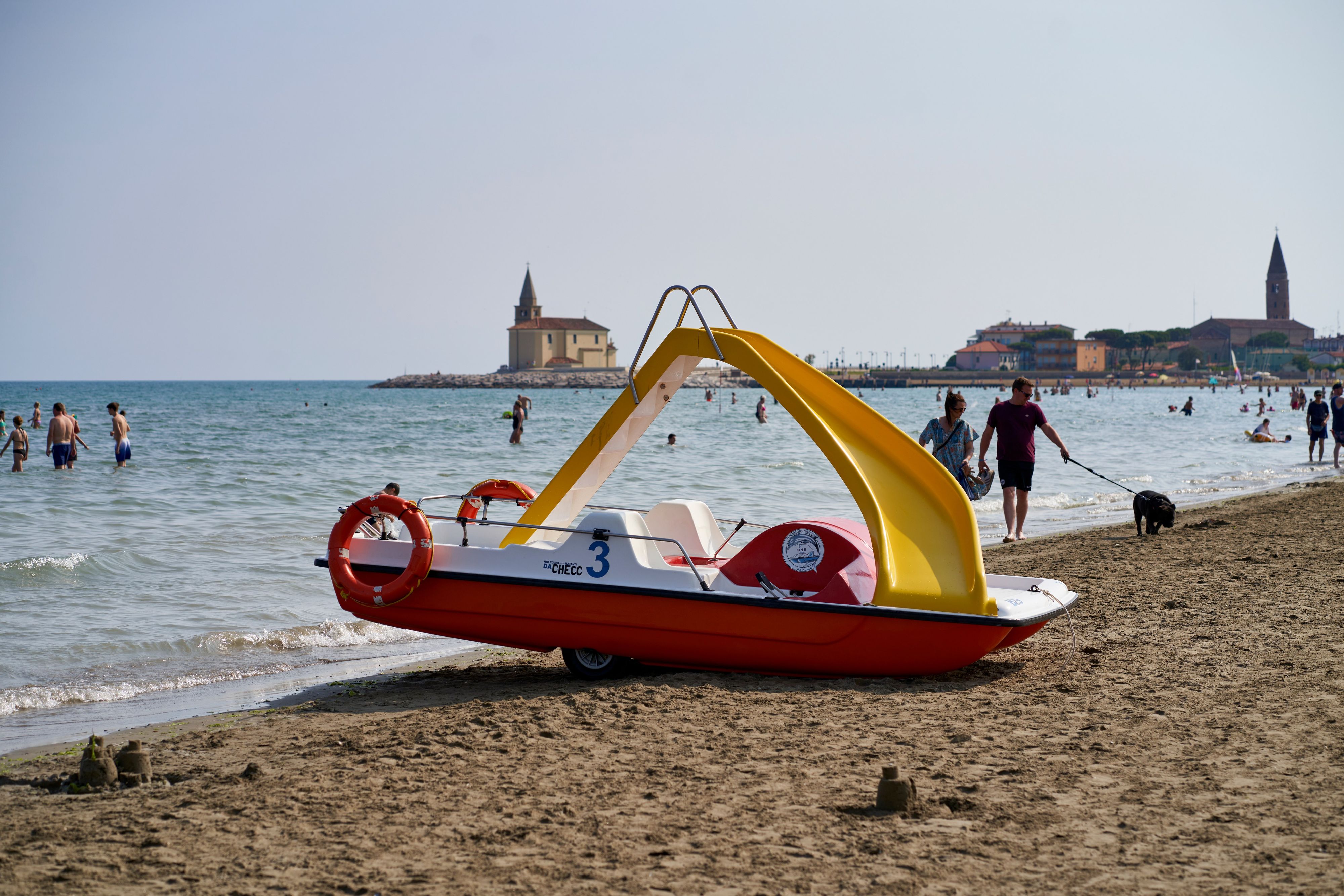 Blick auf den Stadtstrand von Caorle. (Archivfoto)
