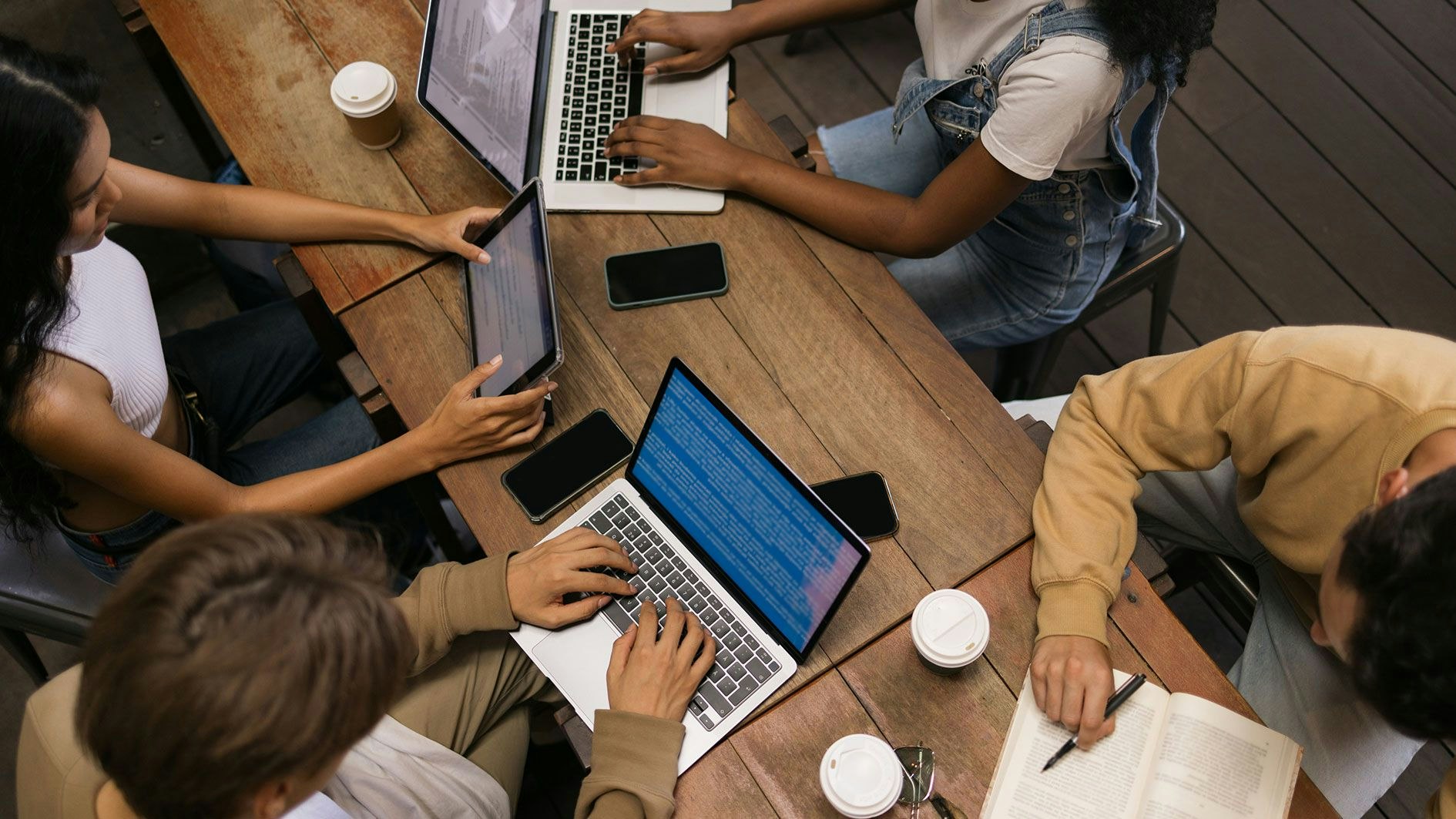 Heute.at - Laptop-Verbot – Kaffeehäuser haben genug von Studenten